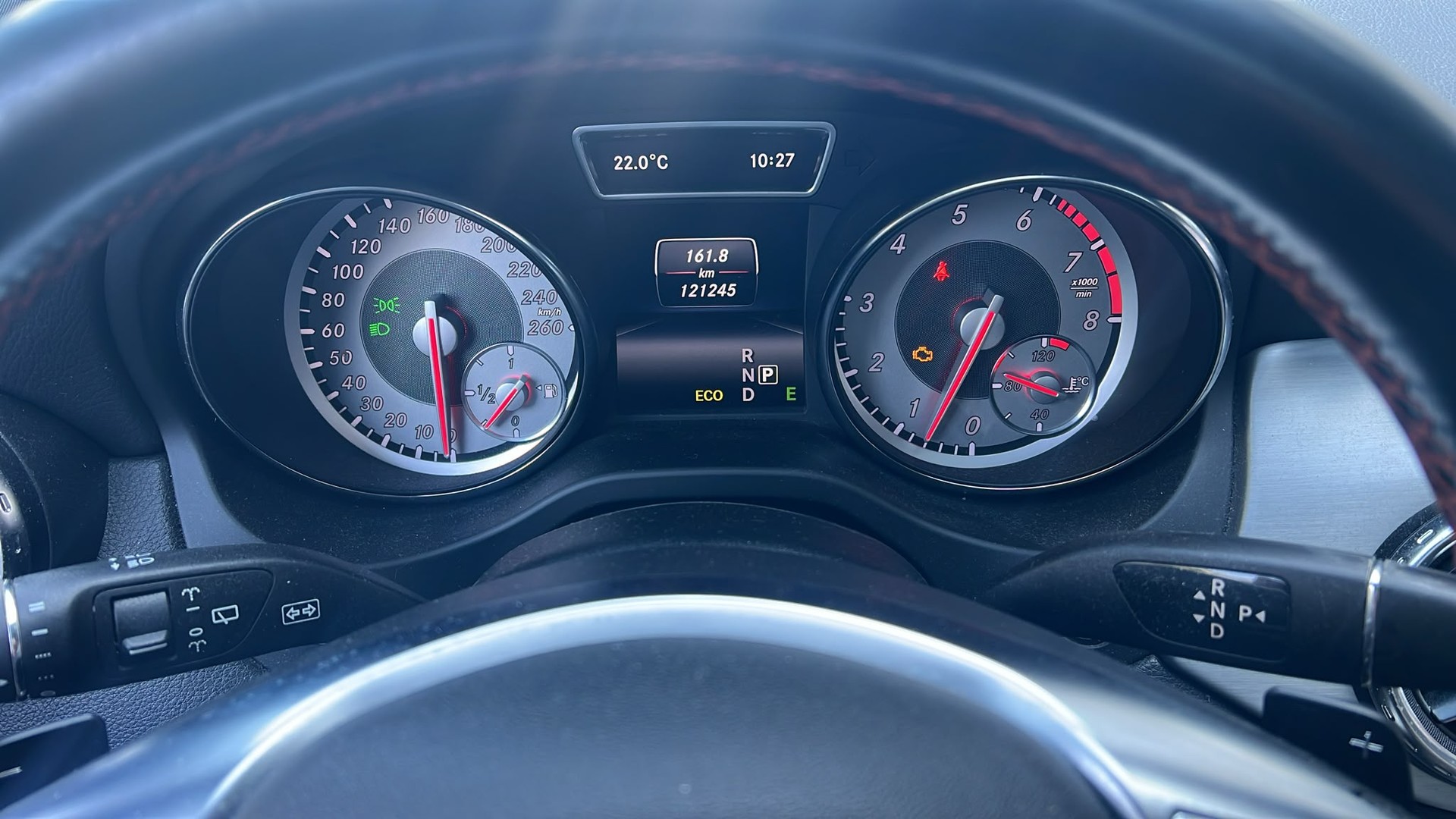 MERCEDES-BENZ GLA 250 AMG Line 7G-DCT-image-11