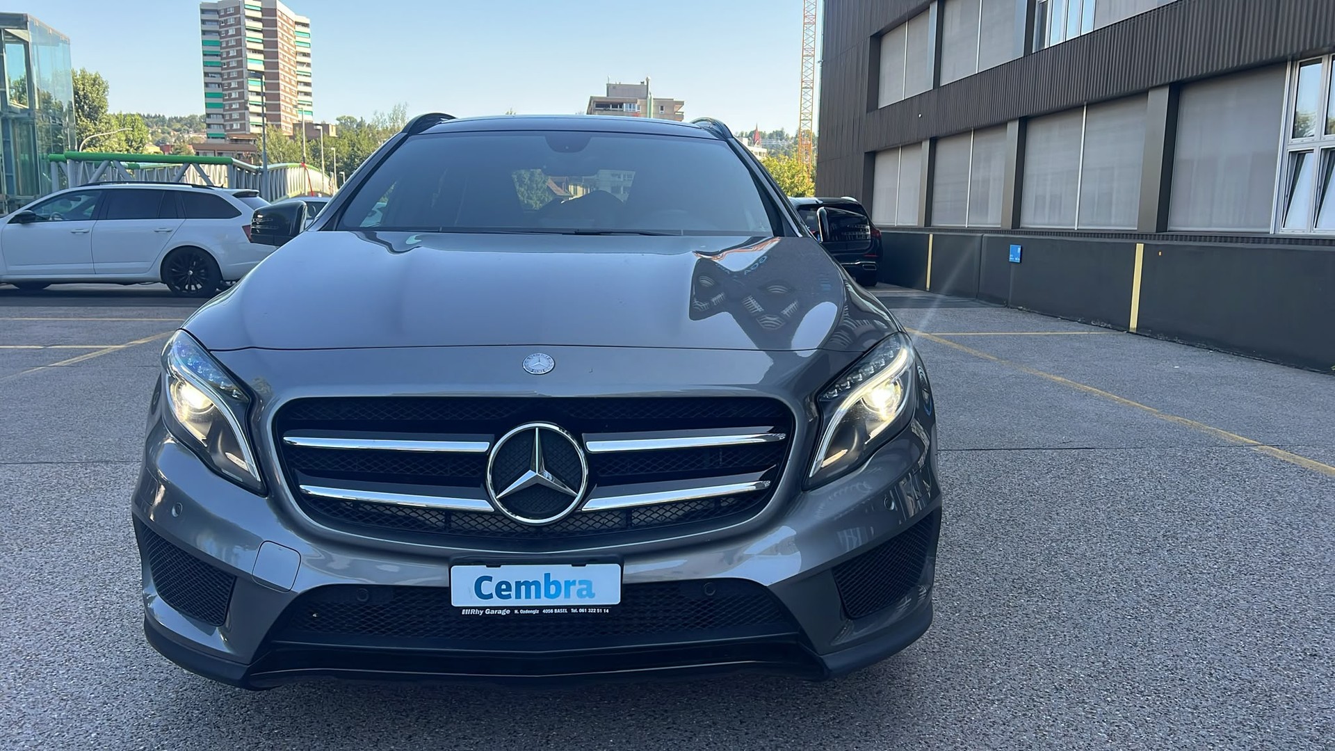 MERCEDES-BENZ GLA 250 AMG Line 7G-DCT-showroom-element-1