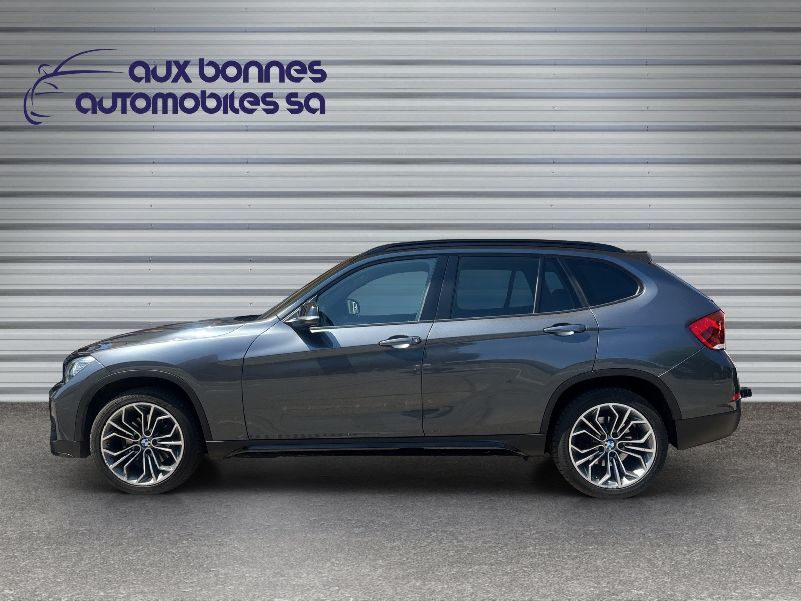 BMW X1 xDrive 28i Sport Line Steptronic-image-2