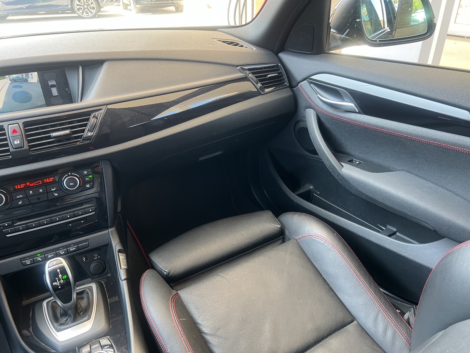 BMW X1 xDrive 28i Sport Line Steptronic-image-11