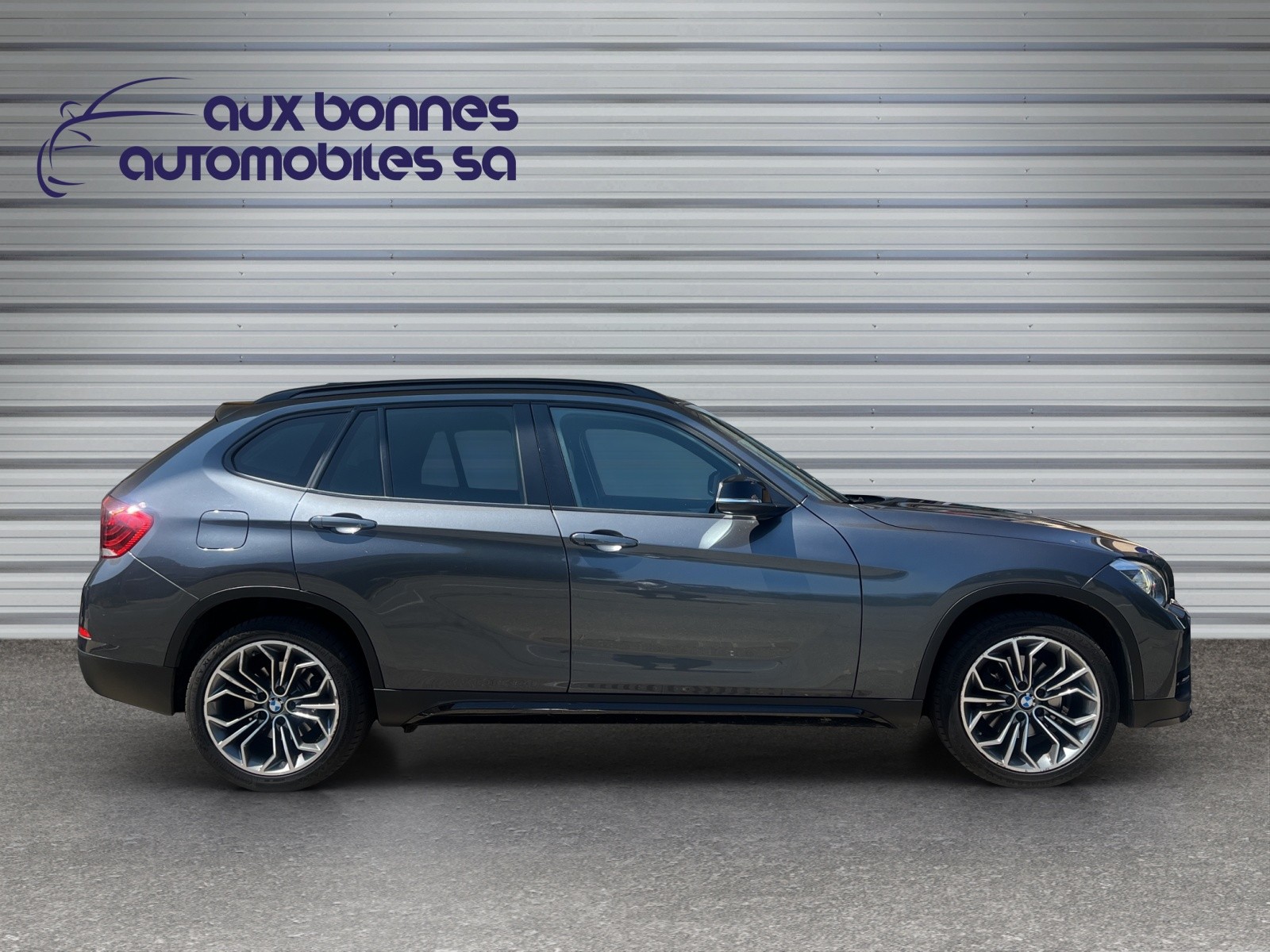 BMW X1 xDrive 28i Sport Line Steptronic-image-5