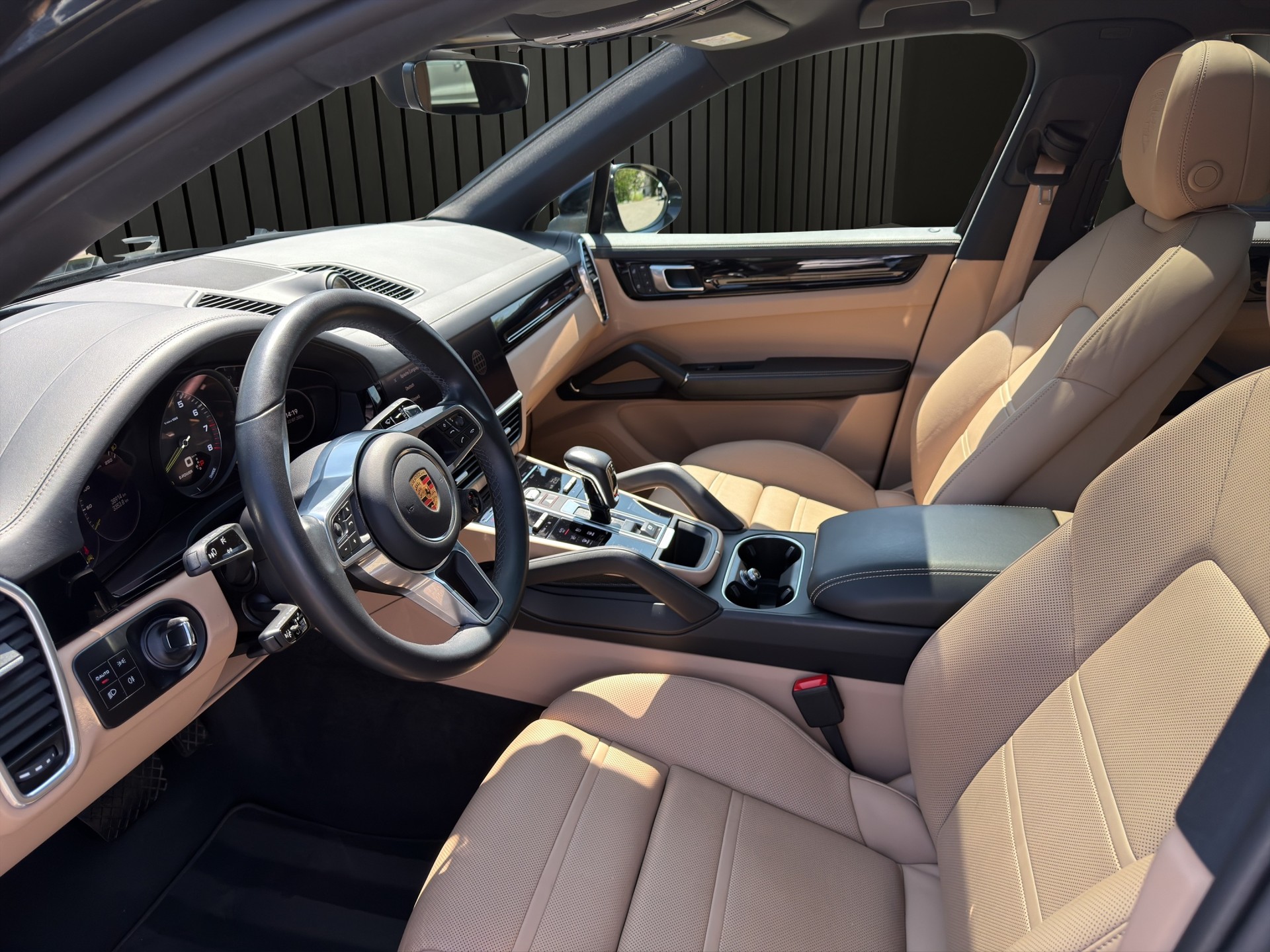 PORSCHE Cayenne Coupé 3.0 V6 E-Hybrid-image-8