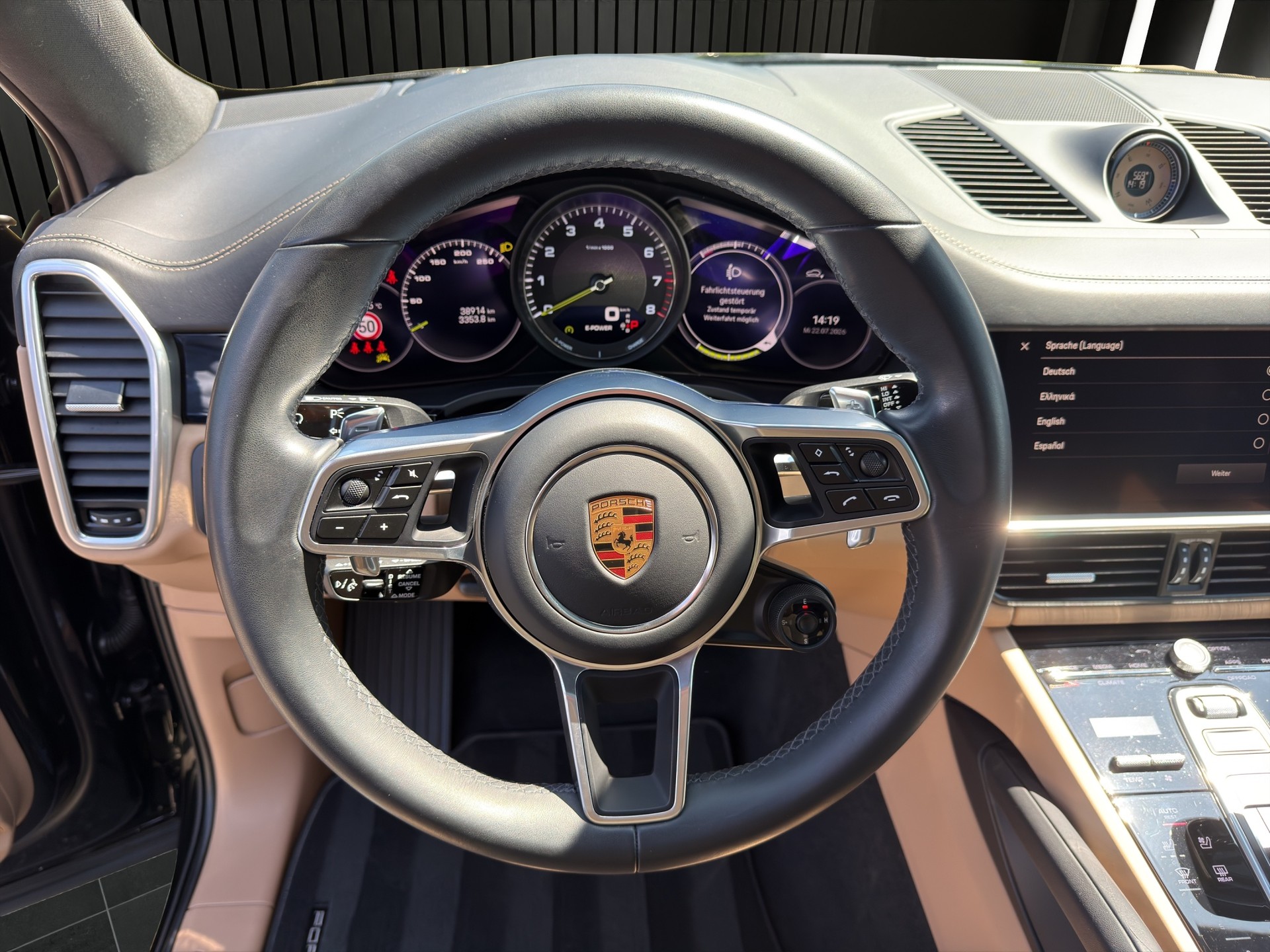 PORSCHE Cayenne Coupé 3.0 V6 E-Hybrid-image-9