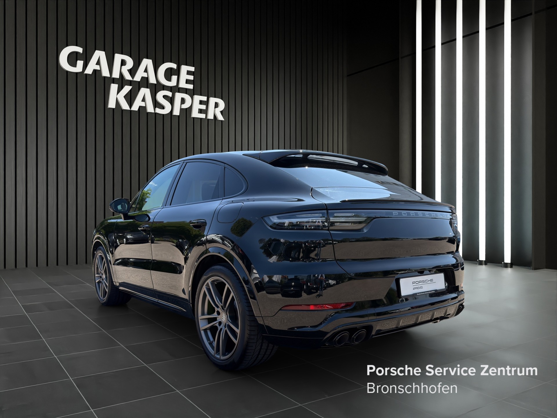 PORSCHE Cayenne Coupé 3.0 V6 E-Hybrid-showroom-element-2