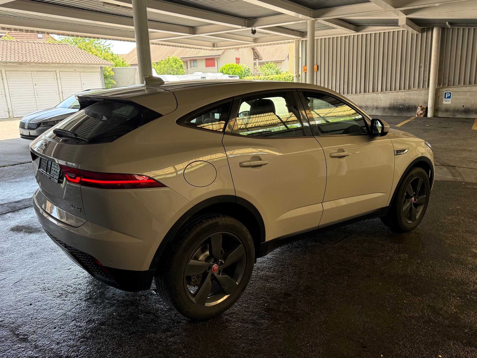 JAGUAR E-Pace 2.0d D150 AWD Automatik-image-4