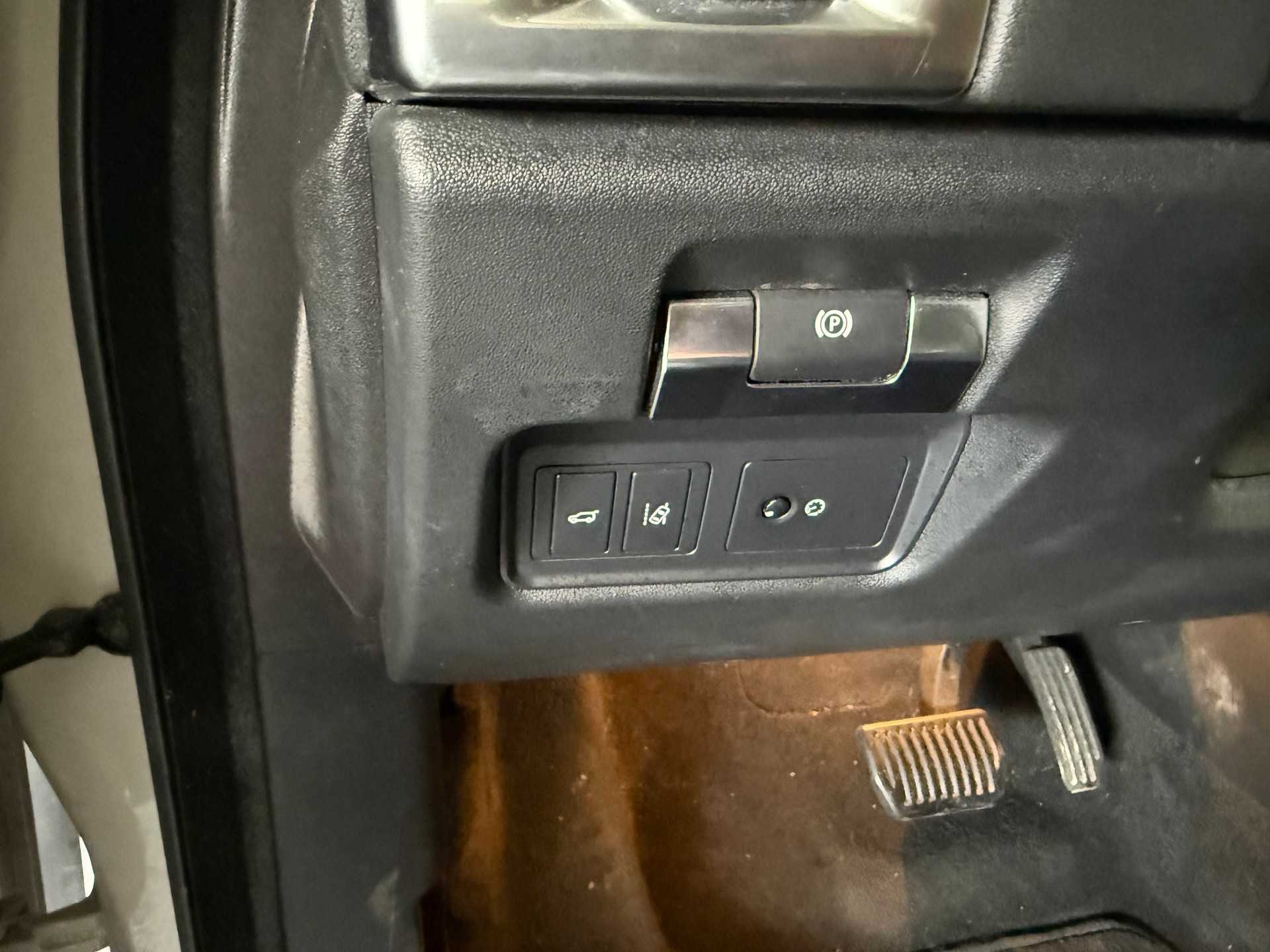 JAGUAR E-Pace 2.0d D150 AWD Automatik-image-12