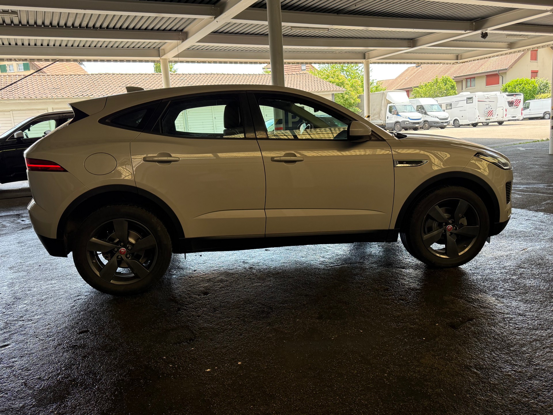 JAGUAR E-Pace 2.0d D150 AWD Automatik-image-3