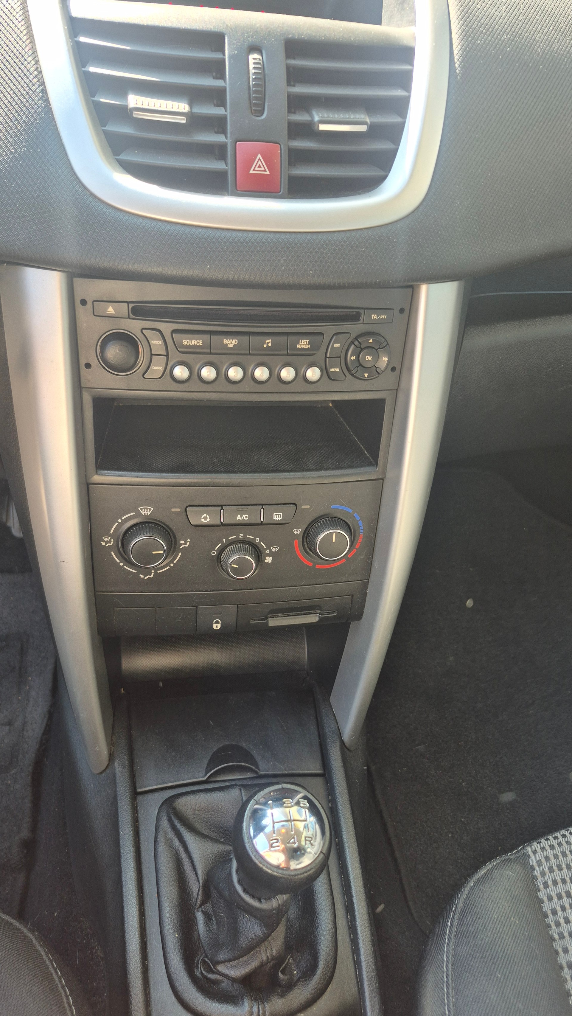PEUGEOT 207 1.6 16V Sport-image-9