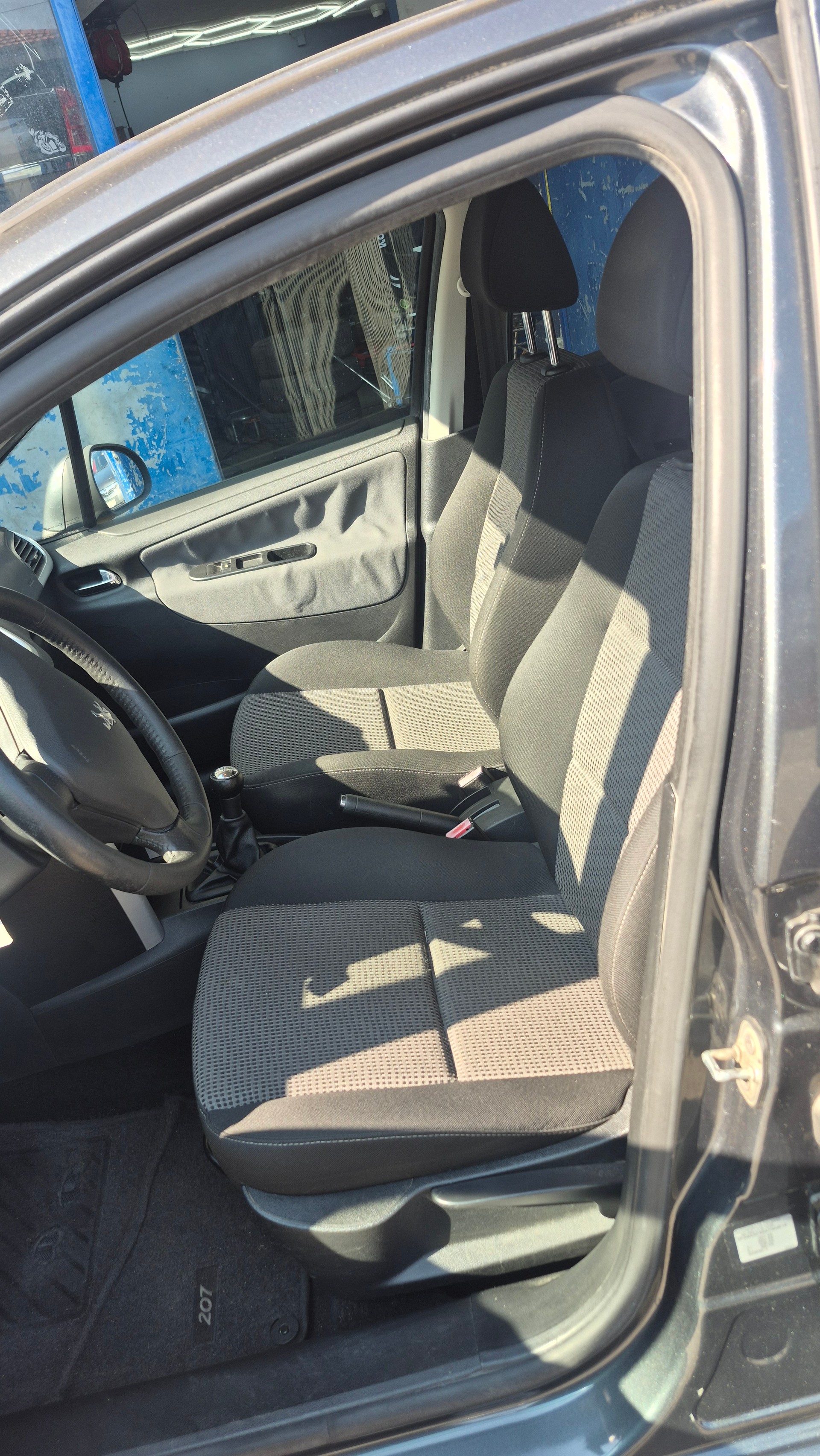 PEUGEOT 207 1.6 16V Sport-image-8