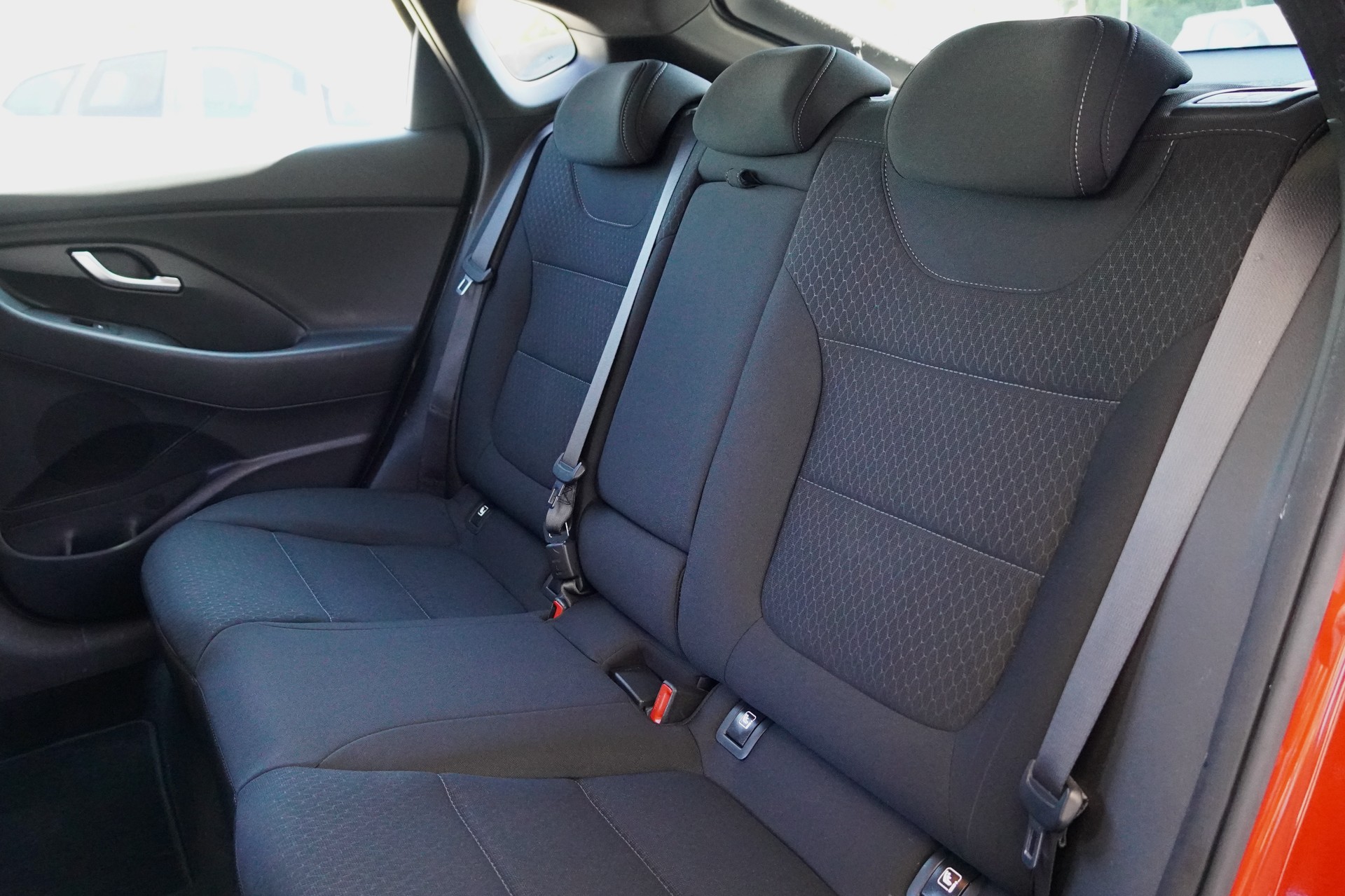 HYUNDAI i30 Fastback 1.4 T-GDi N-Line-image-14