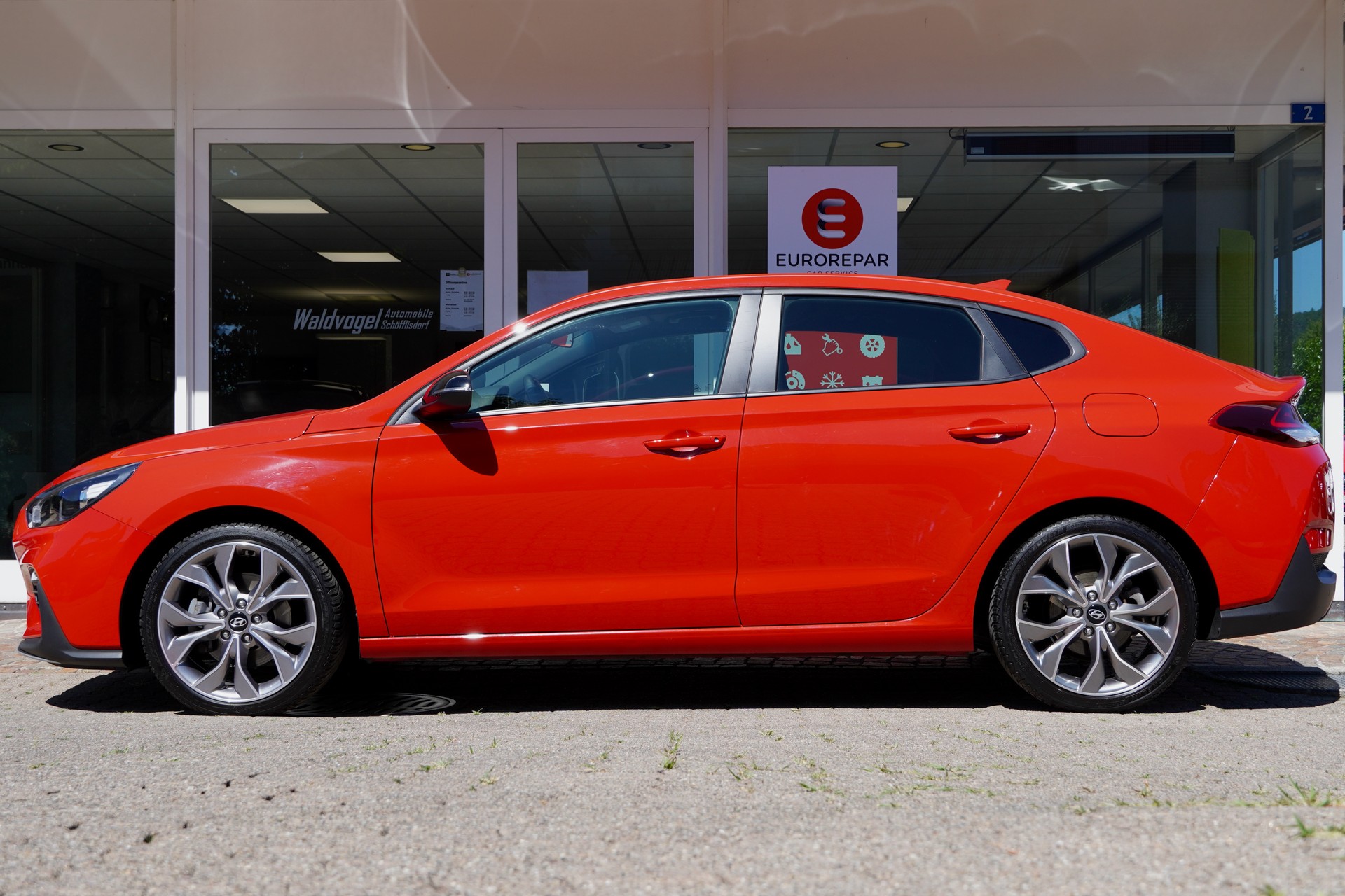 HYUNDAI i30 Fastback 1.4 T-GDi N-Line-image-3