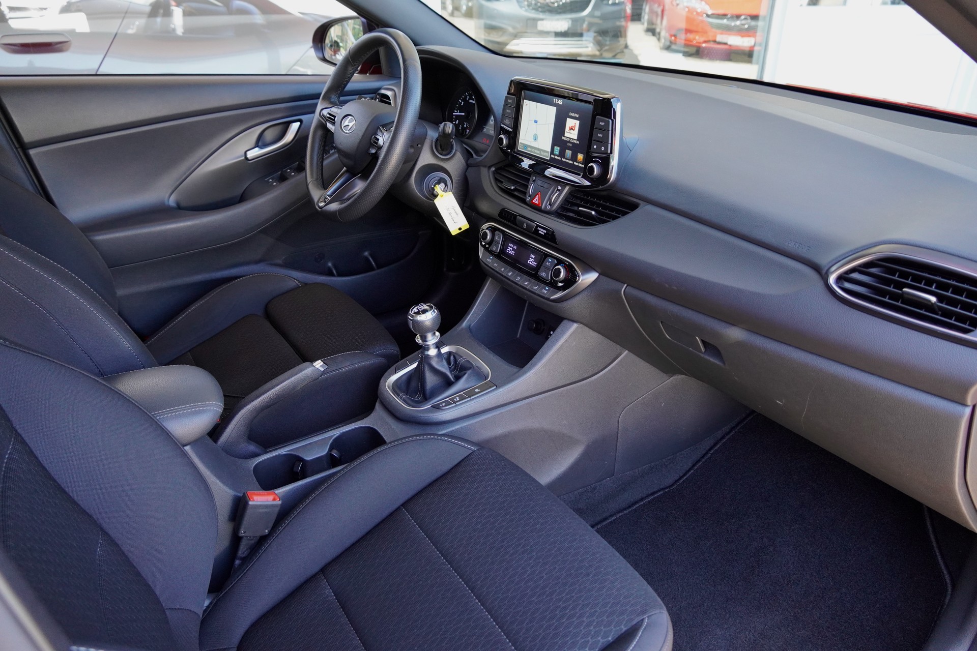 HYUNDAI i30 Fastback 1.4 T-GDi N-Line-image-12