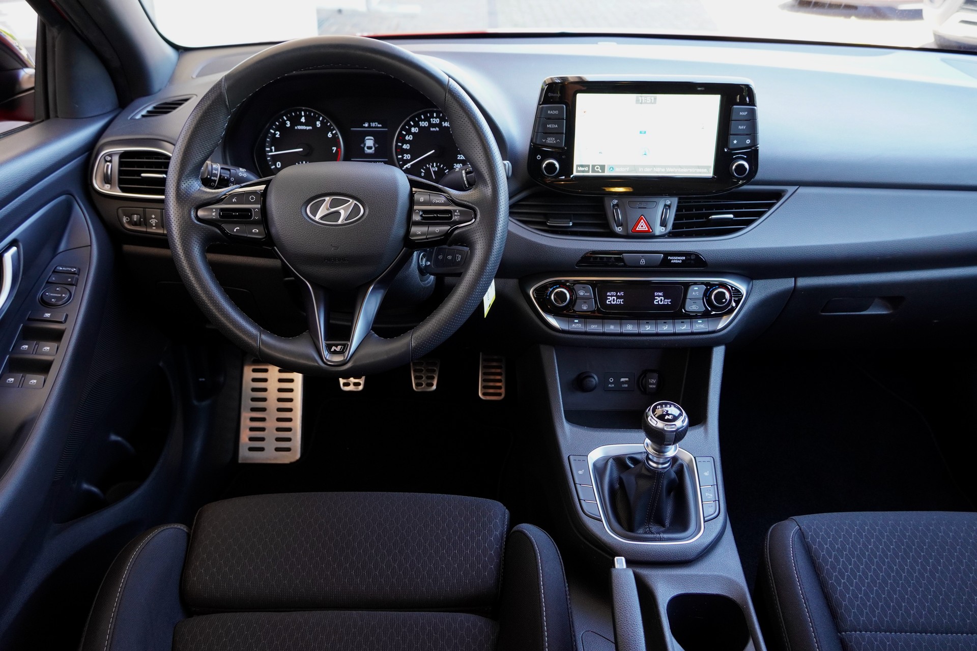 HYUNDAI i30 Fastback 1.4 T-GDi N-Line-image-15