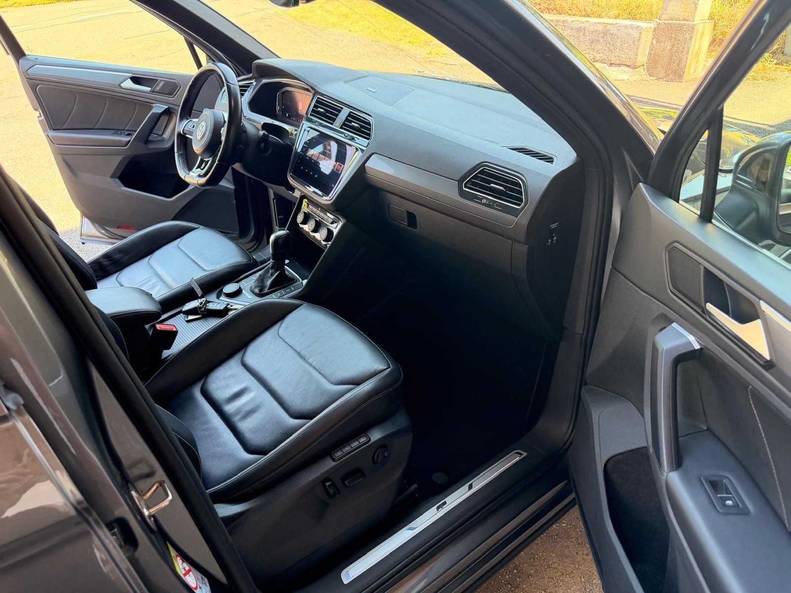 VW Tiguan 2.0TSI Highline 4Motion DSG-image-13