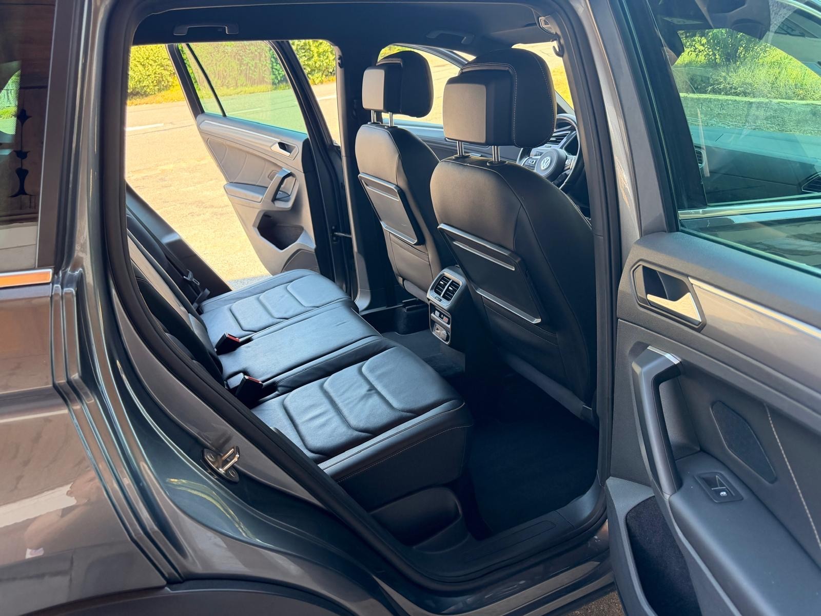 VW Tiguan 2.0TSI Highline 4Motion DSG-image-12