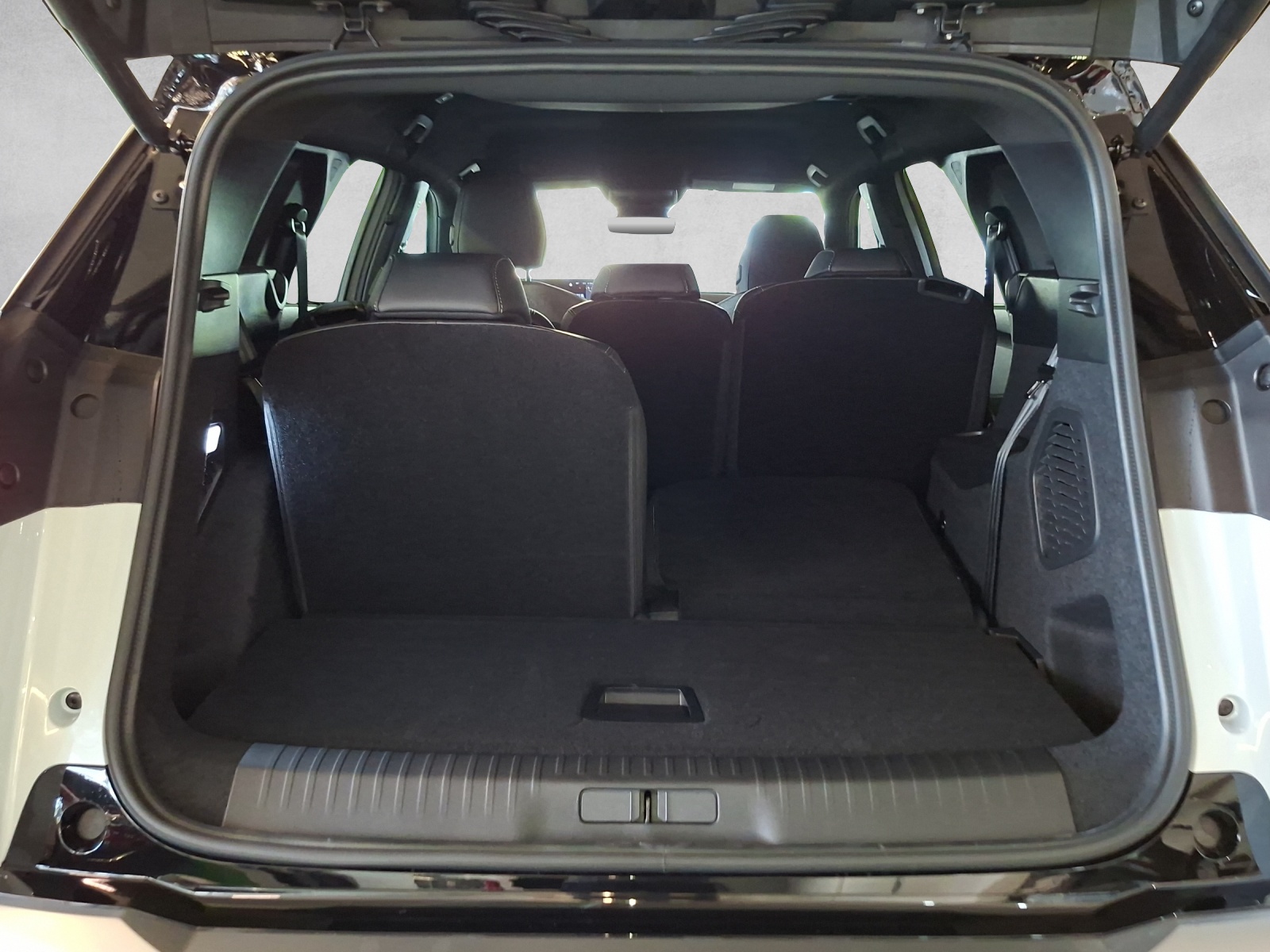 PEUGEOT 5008 long range e-GT Exclusive 96.9kWh-image-14