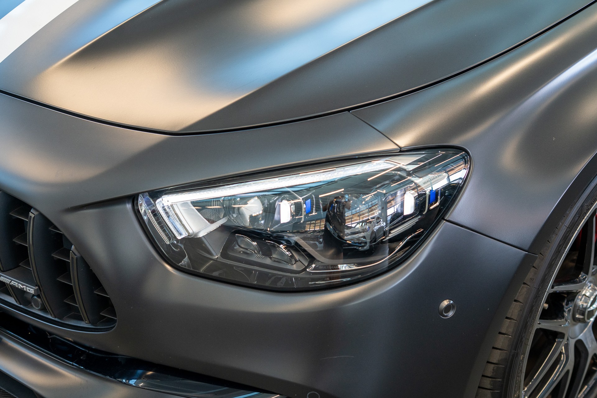 MERCEDES-BENZ E 63 S AMG 4matic+ / Panorama-Schiebedach / Head-Up Display / Burmester Sound-image-9