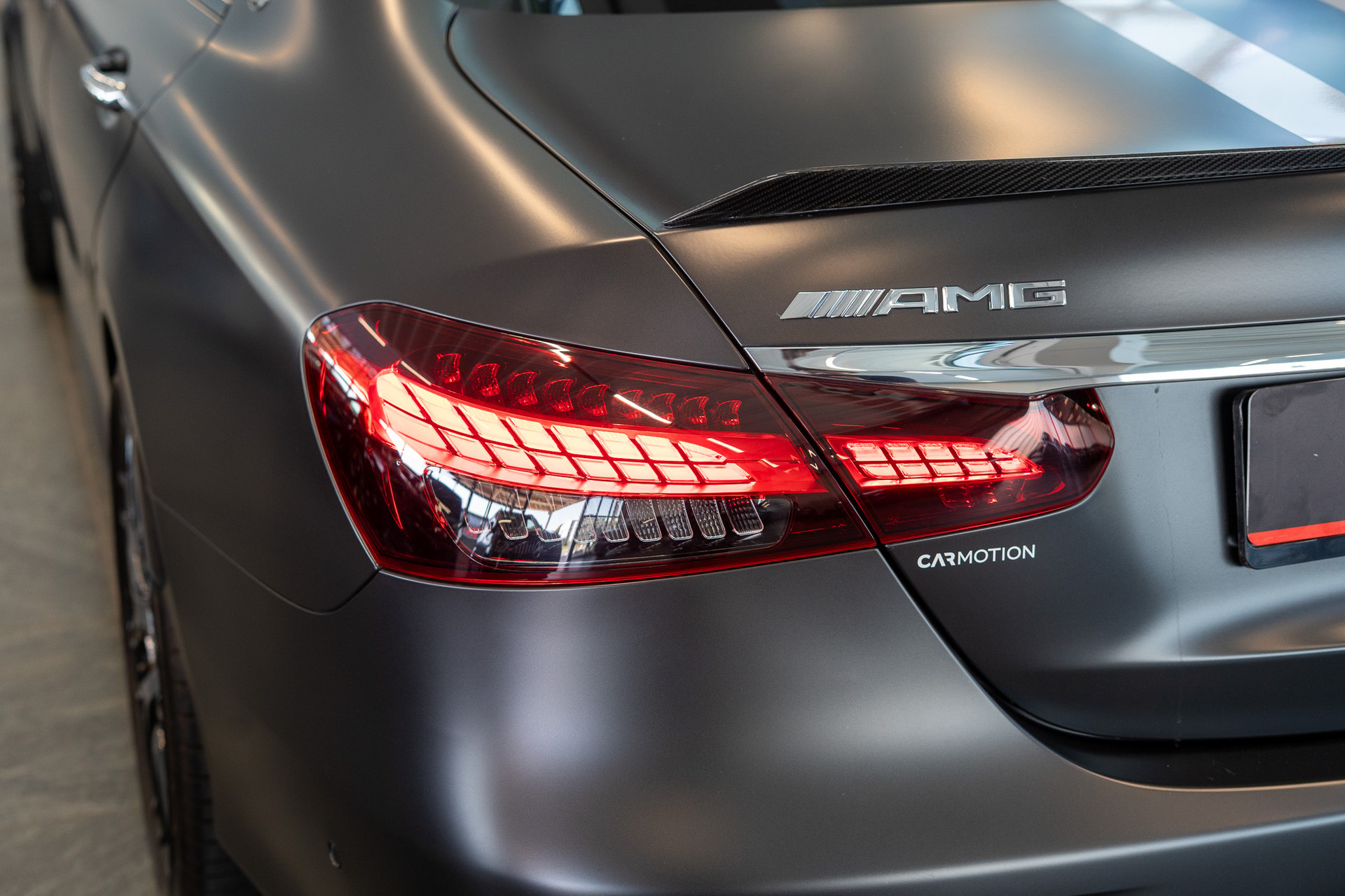 MERCEDES-BENZ E 63 S AMG 4matic+ / Panorama-Schiebedach / Head-Up Display / Burmester Sound-image-8