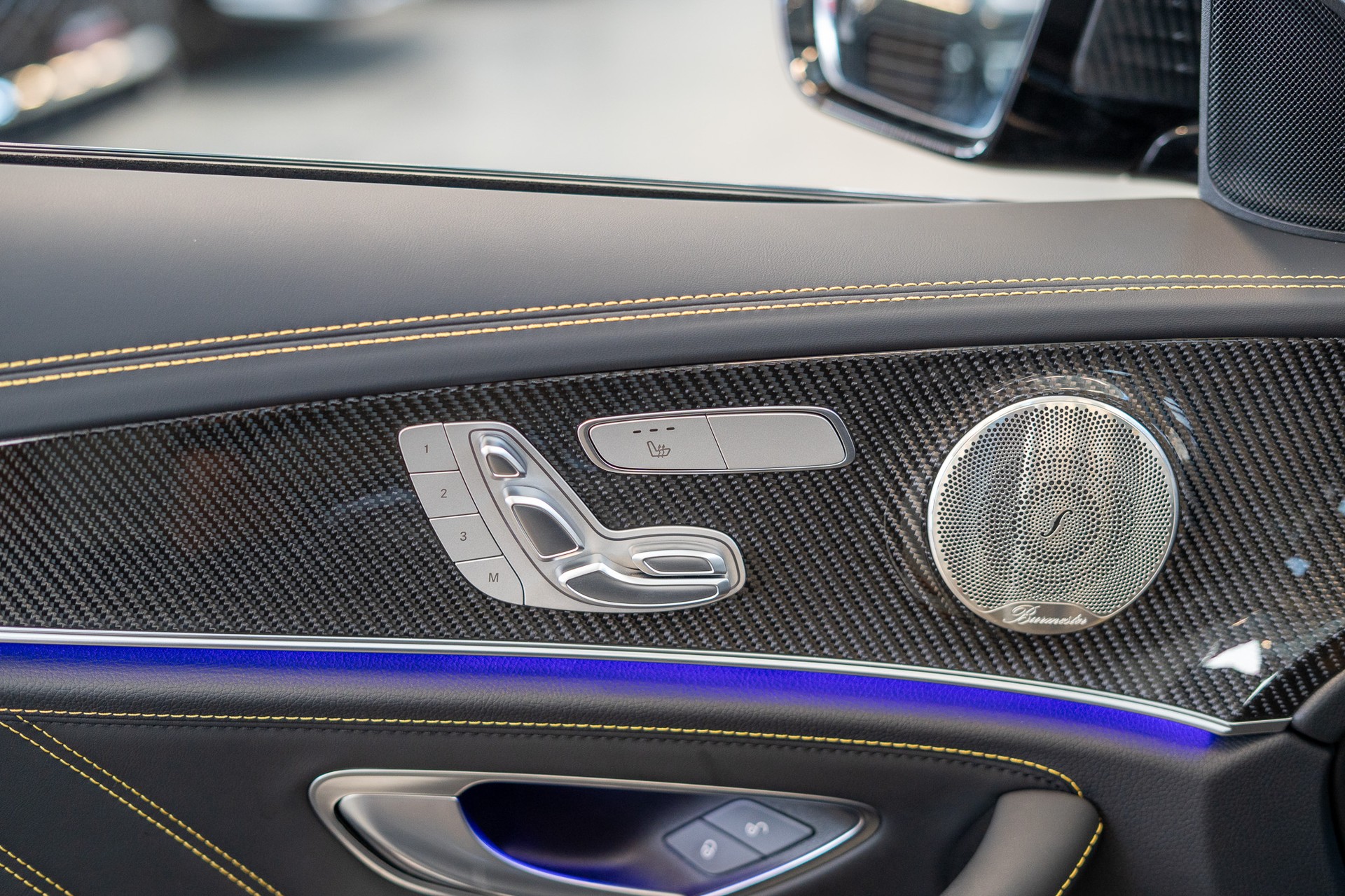 MERCEDES-BENZ E 63 S AMG 4matic+ / Panorama-Schiebedach / Head-Up Display / Burmester Sound-image-13