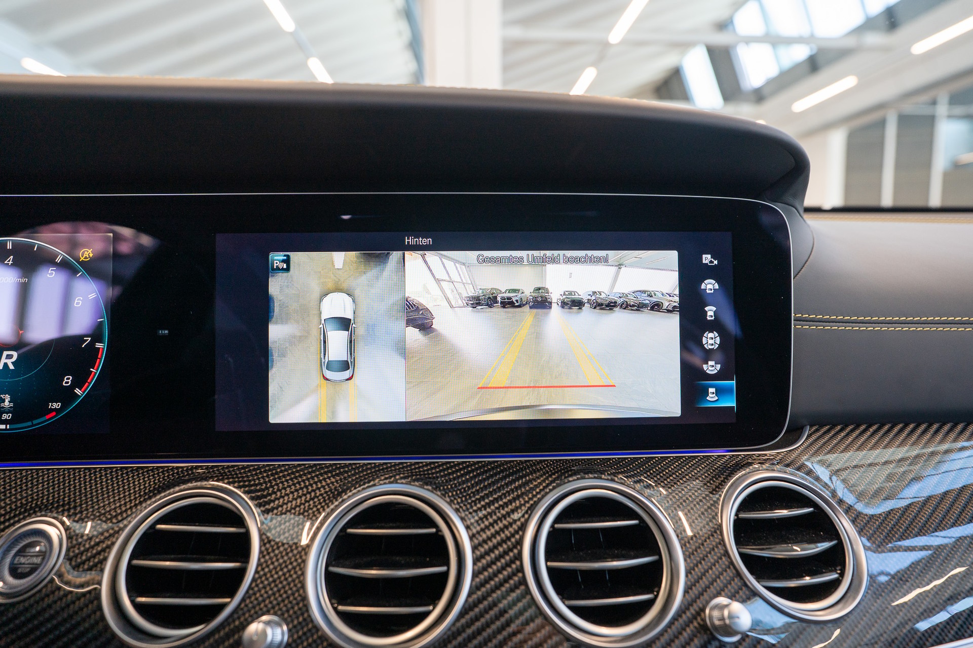 MERCEDES-BENZ E 63 S AMG 4matic+ / Panorama-Schiebedach / Head-Up Display / Burmester Sound-image-21
