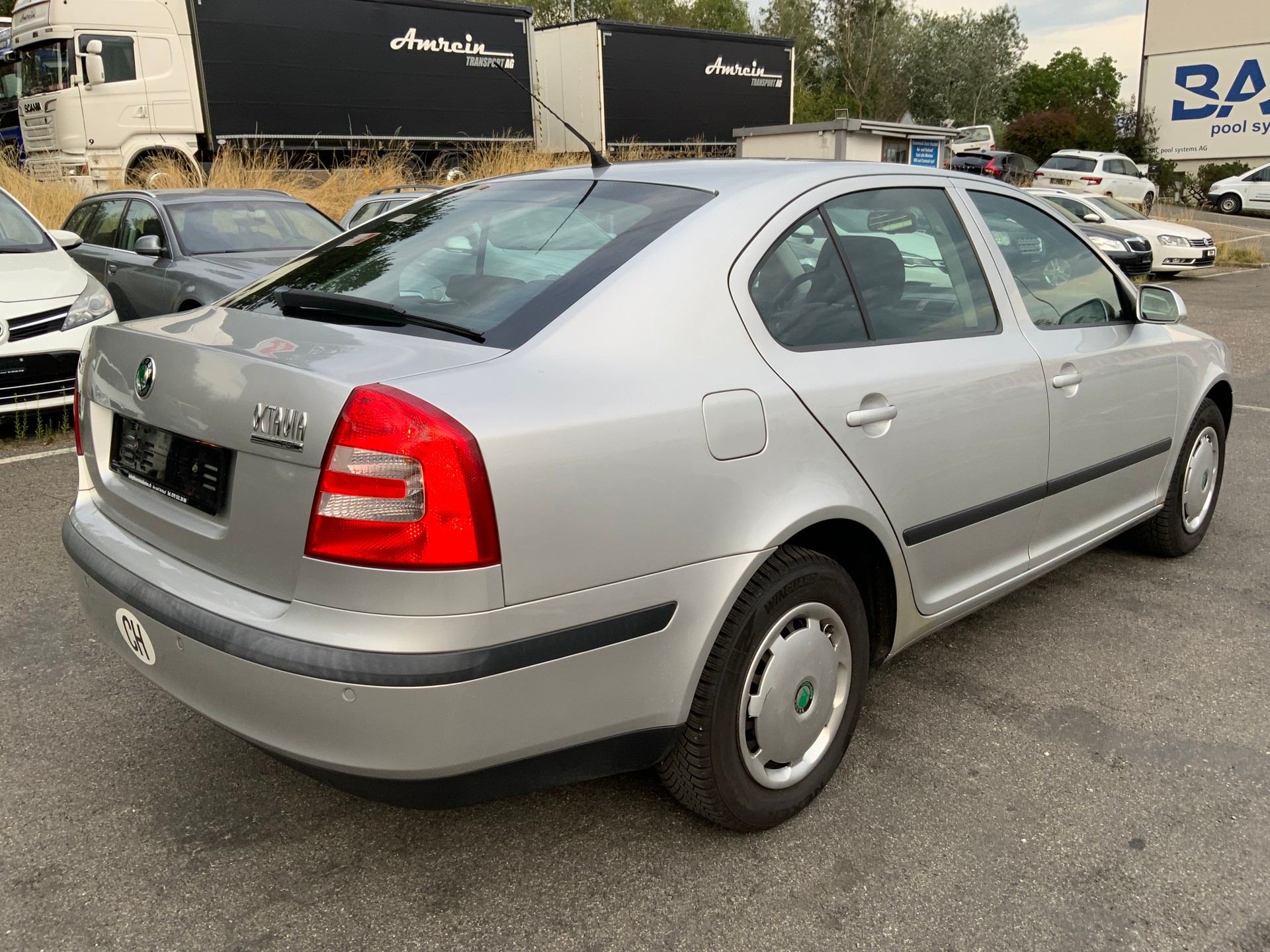 SKODA Octavia 1.6 FSI Elegance-image-3
