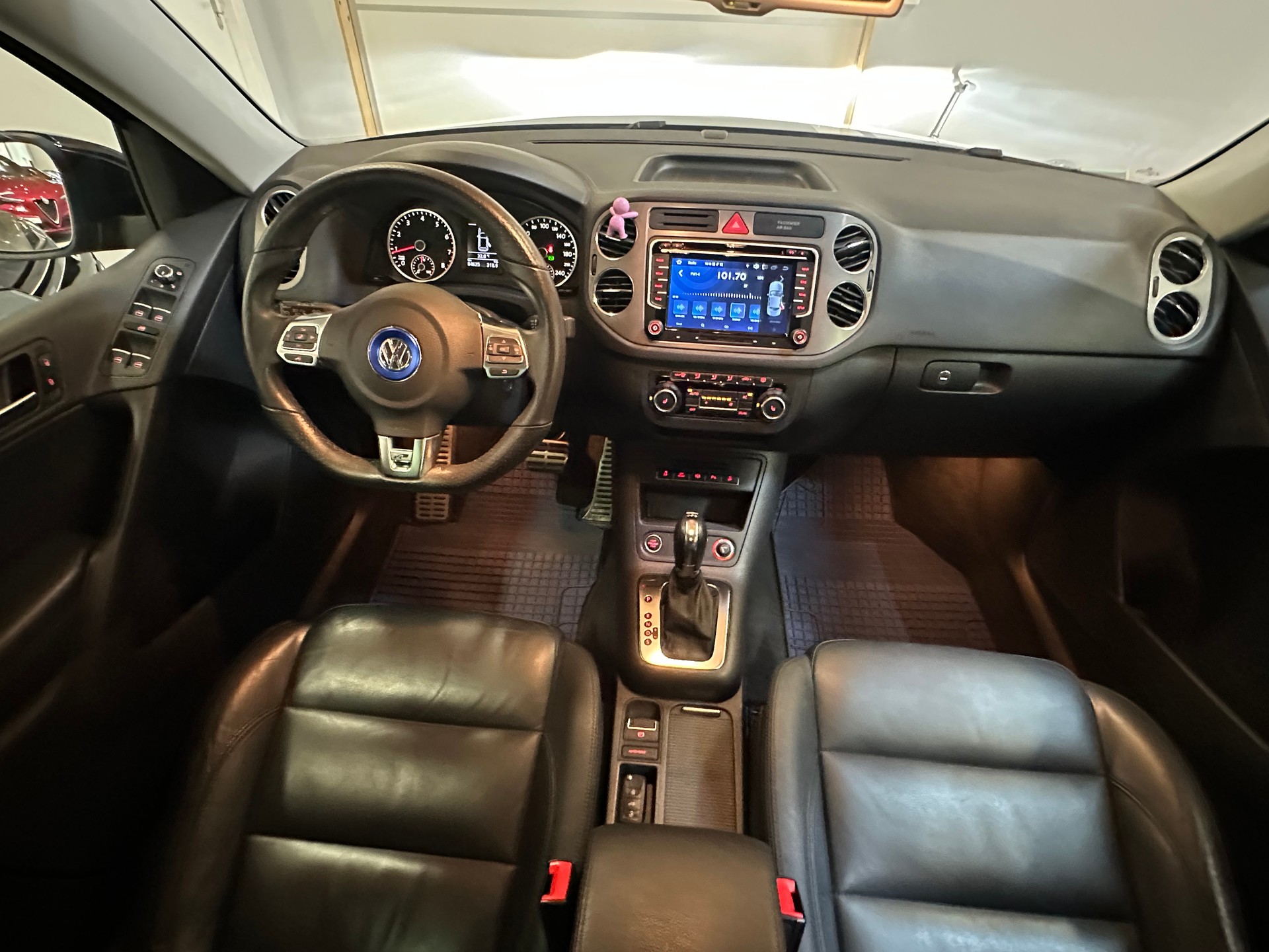 VW Tiguan 2.0 TSI R-Line Spezial-Edition DSG-image-13