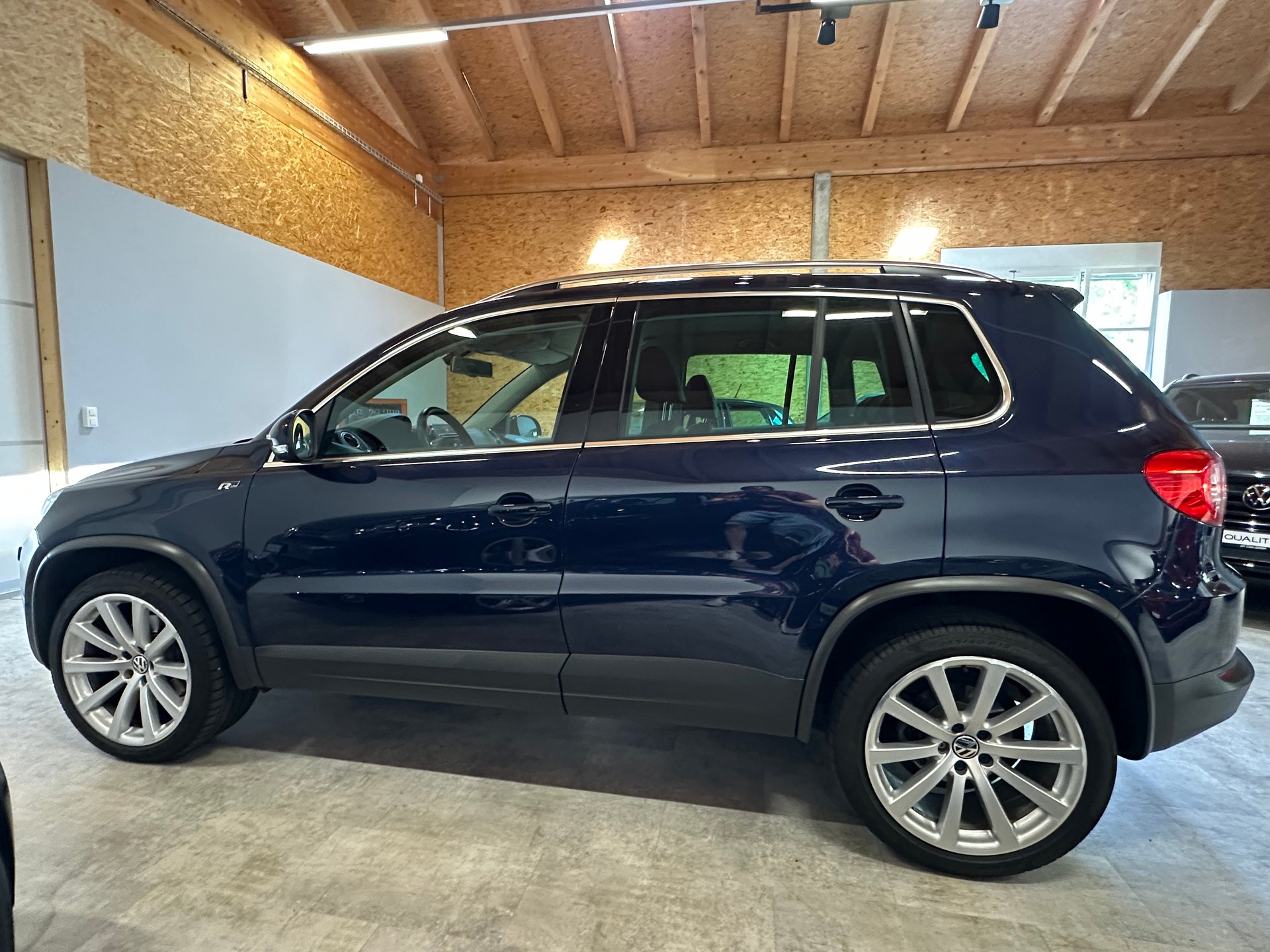 VW Tiguan 2.0 TSI R-Line Spezial-Edition DSG-image-2