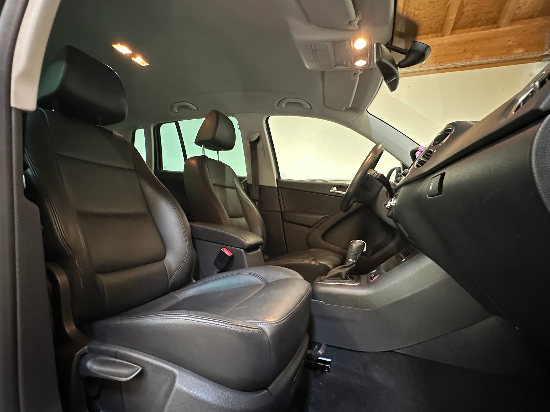 VW Tiguan 2.0 TSI R-Line Spezial-Edition DSG-image-18