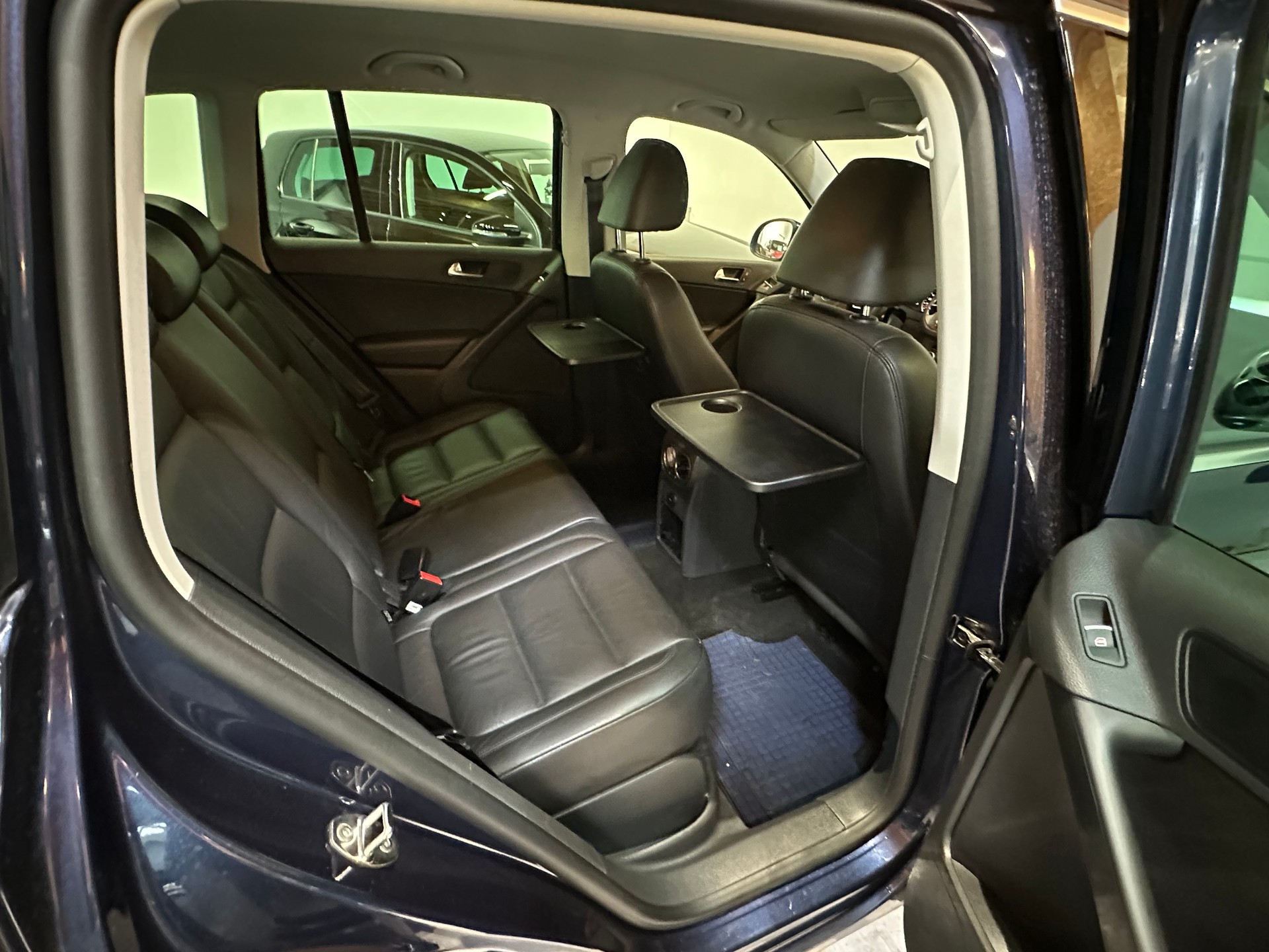 VW Tiguan 2.0 TSI R-Line Spezial-Edition DSG-image-23
