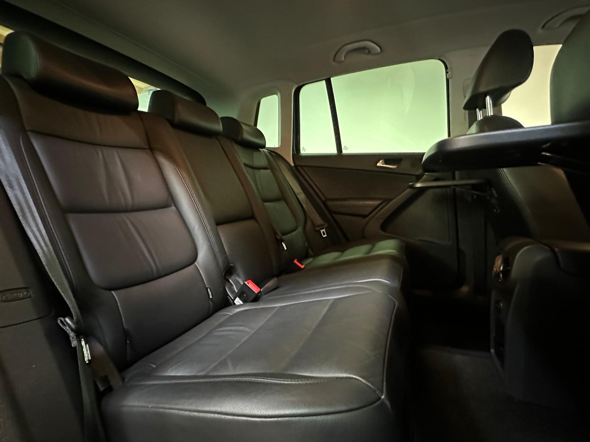 VW Tiguan 2.0 TSI R-Line Spezial-Edition DSG-image-24