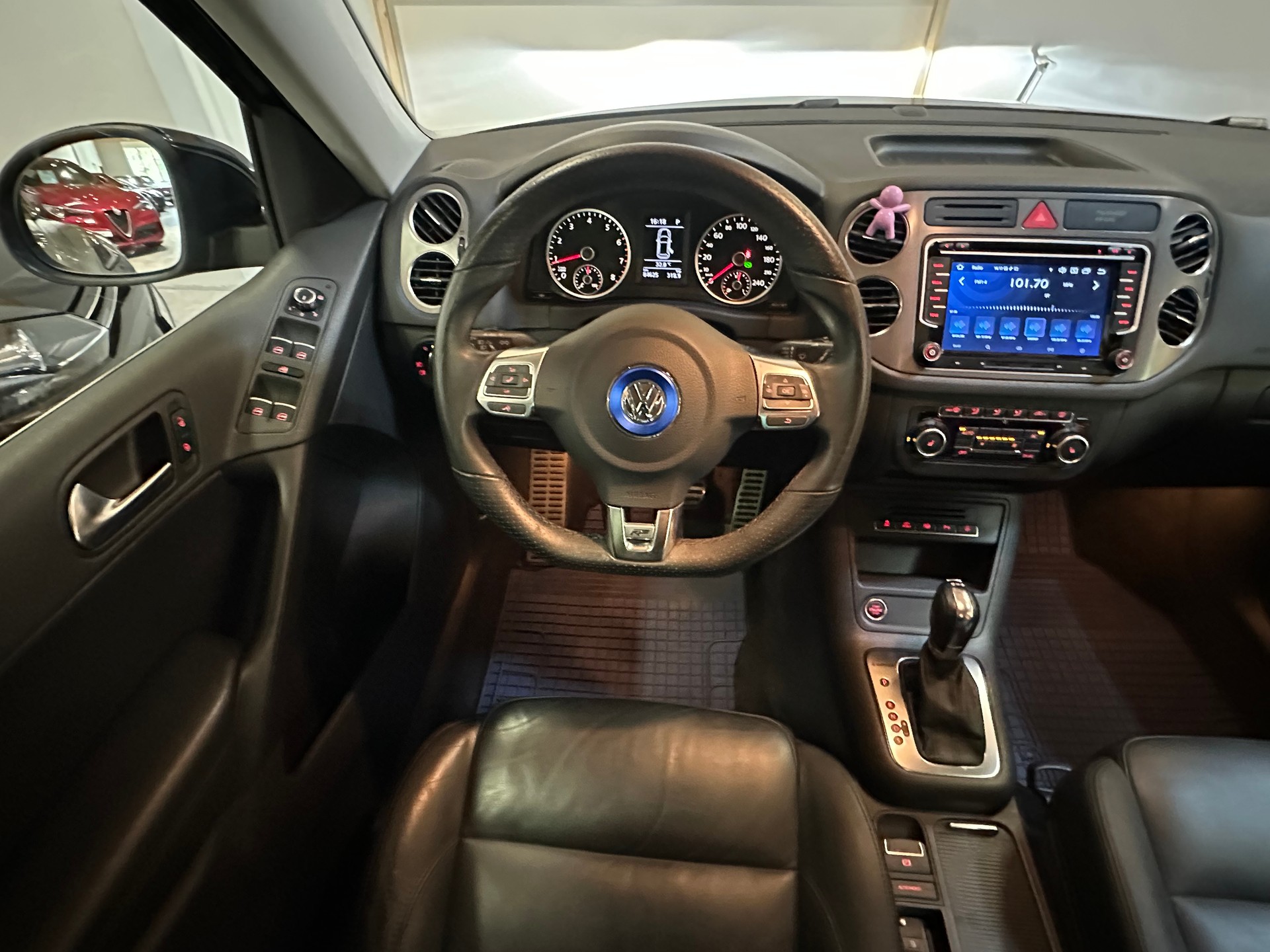 VW Tiguan 2.0 TSI R-Line Spezial-Edition DSG-image-14