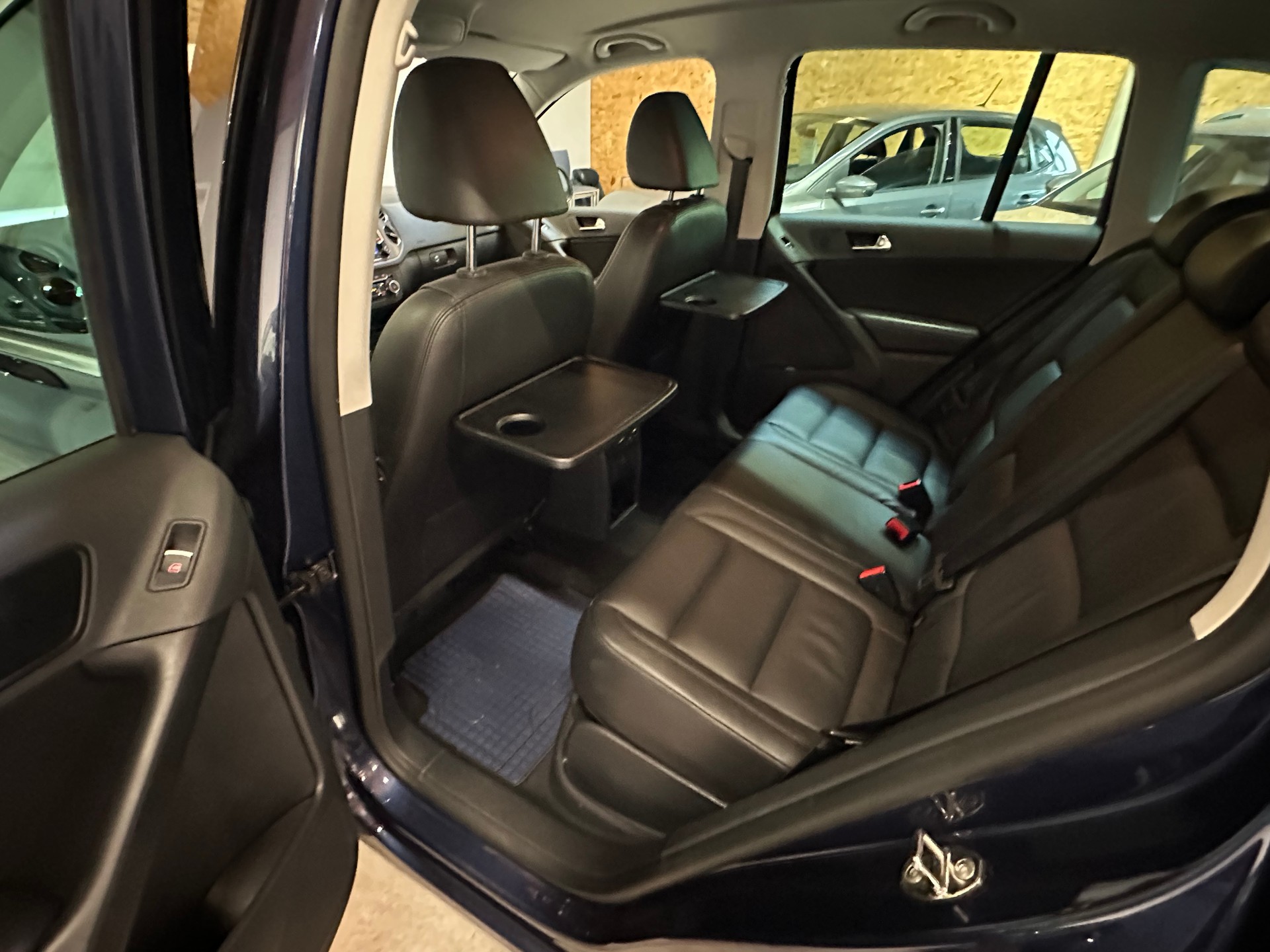VW Tiguan 2.0 TSI R-Line Spezial-Edition DSG-image-20