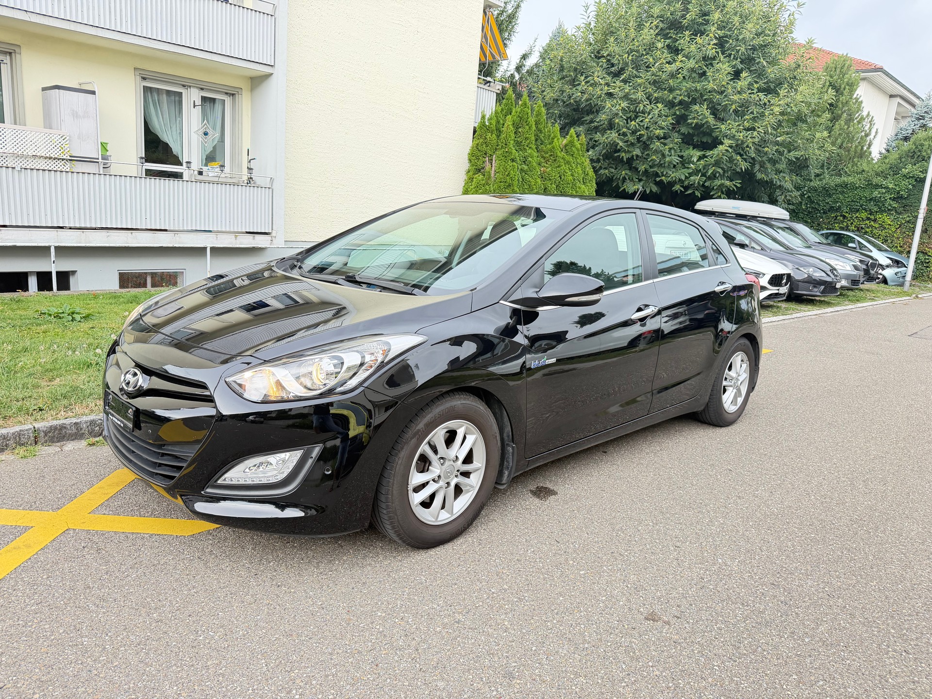 HYUNDAI i30 1.6 CRDi Premium/ FRISCH AB MFK & SERVICE-image-1