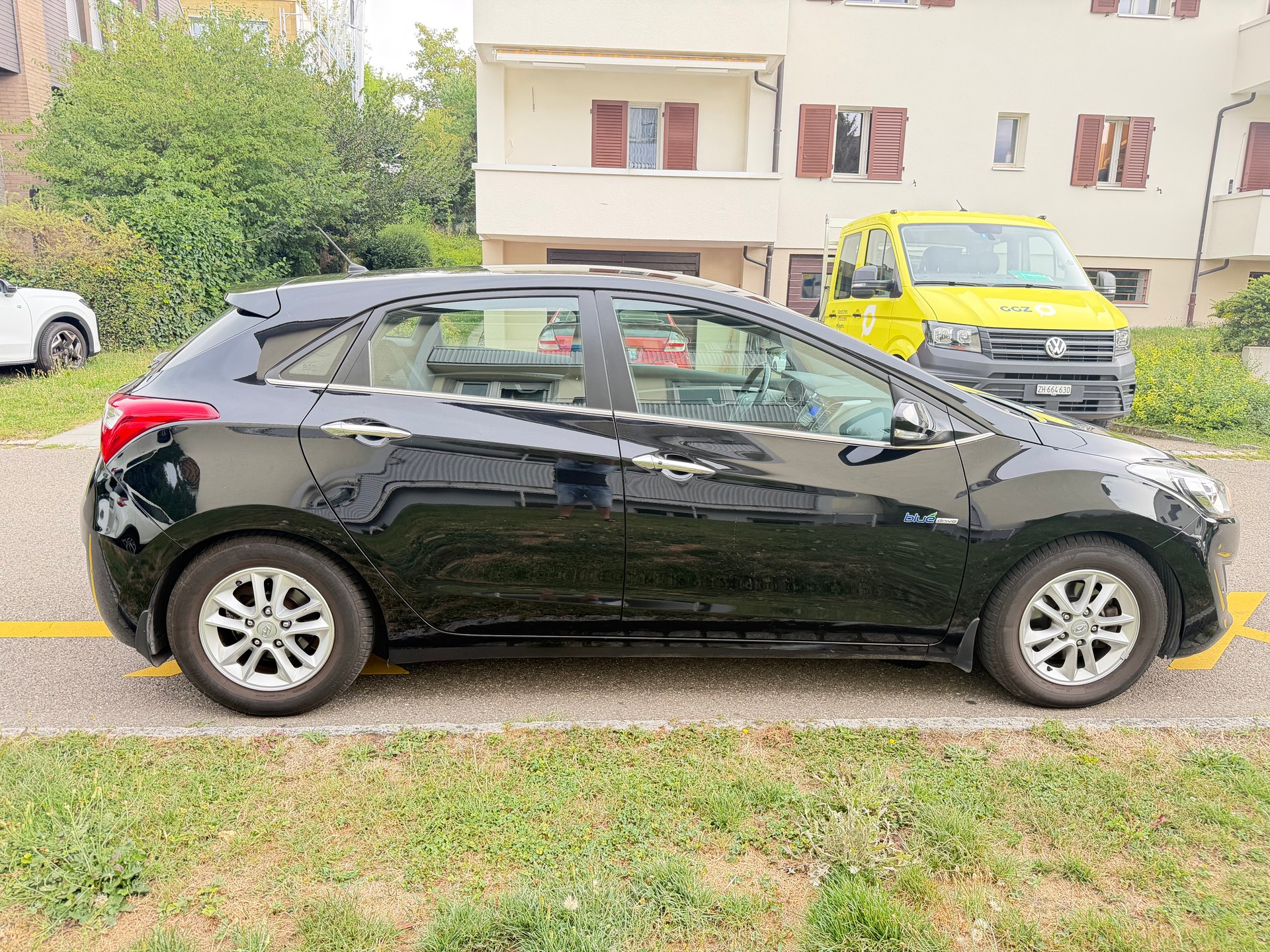 HYUNDAI i30 1.6 CRDi Premium/ FRISCH AB MFK & SERVICE-image-7