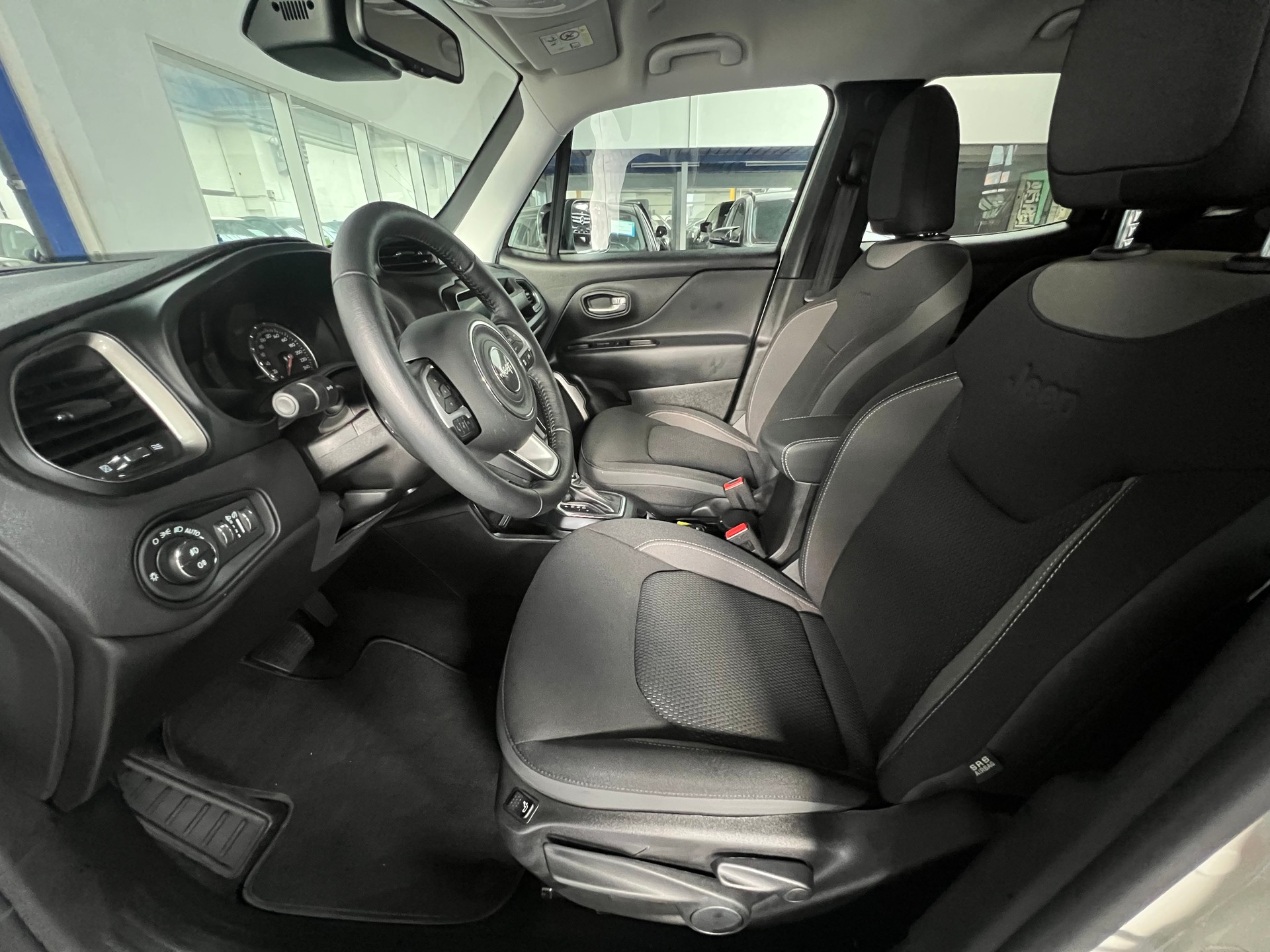 JEEP Renegade 1.5 MHEV Swiss Limited-image-9