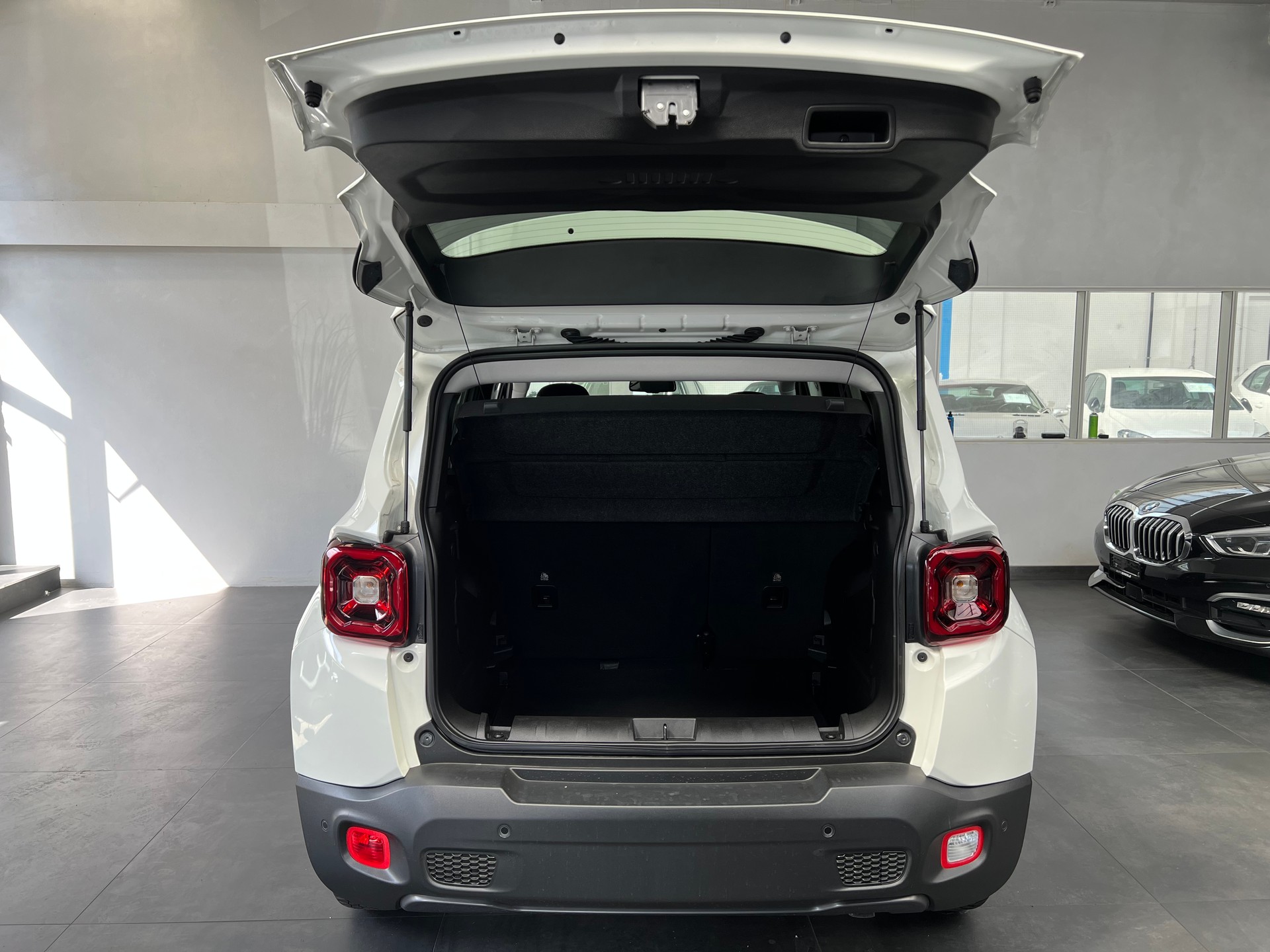 JEEP Renegade 1.5 MHEV Swiss Limited-image-11