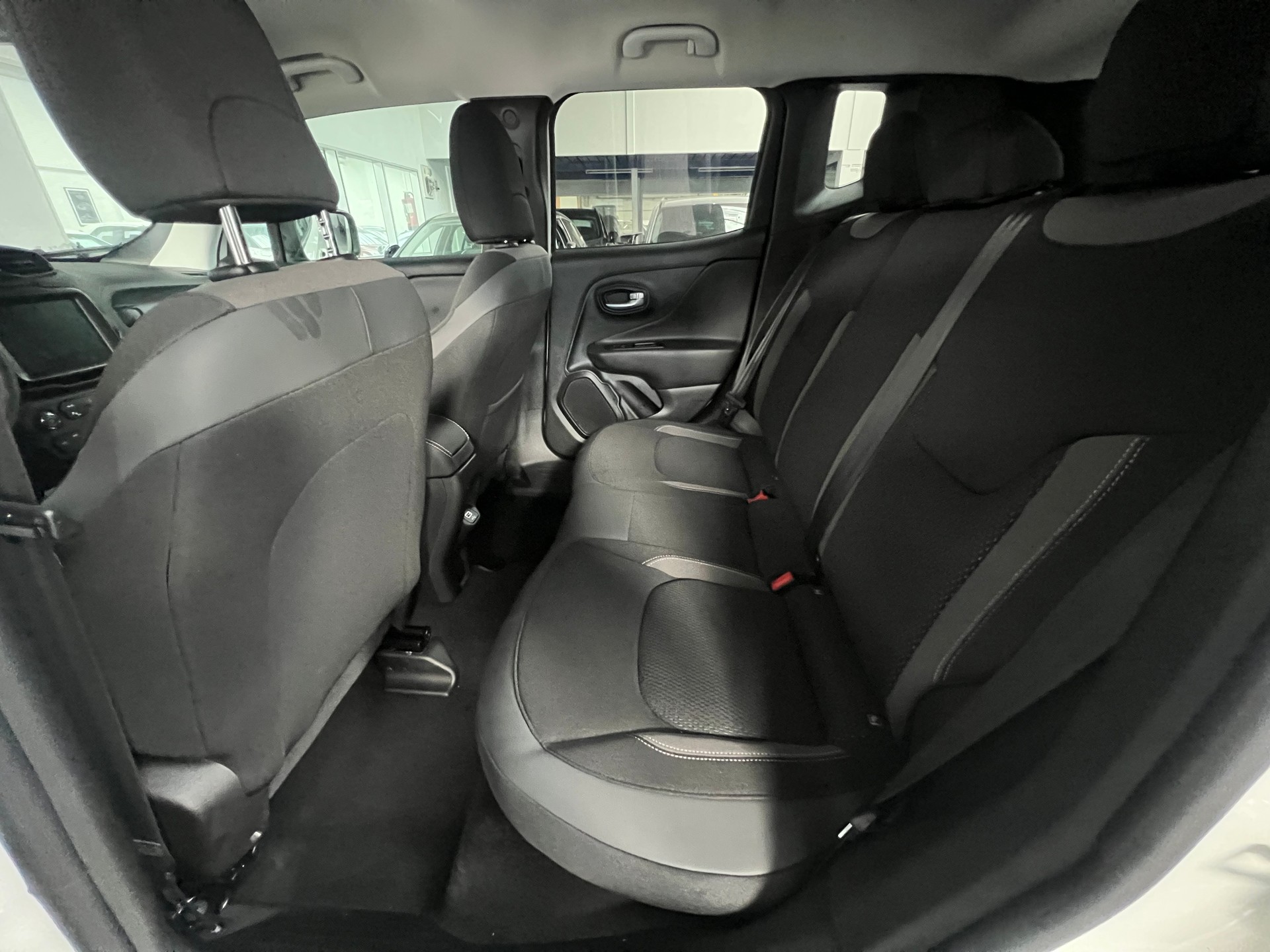 JEEP Renegade 1.5 MHEV Swiss Limited-image-10