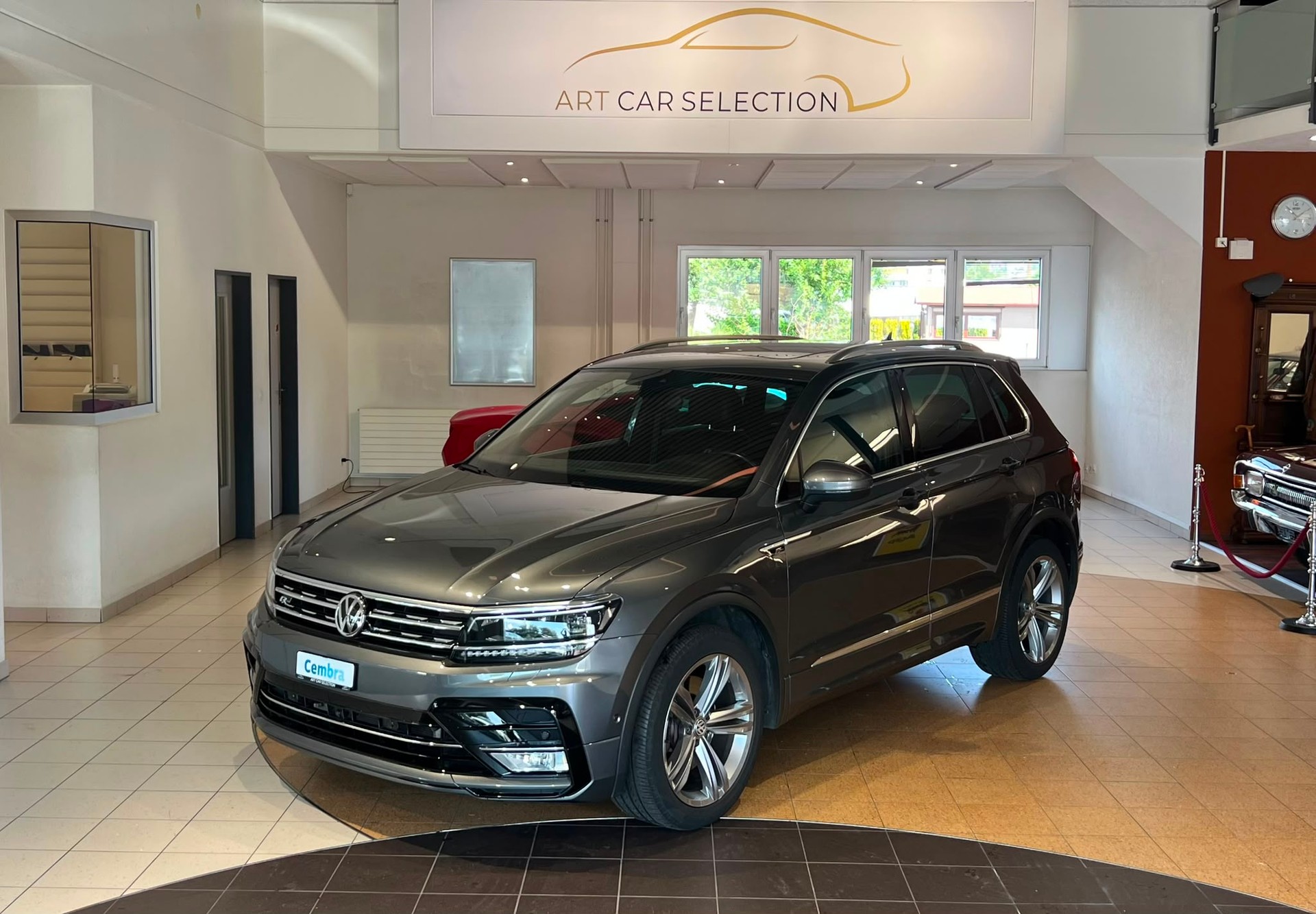 VW Tiguan R-Line 2.0TSI Highline 4Motion DSG-image-0