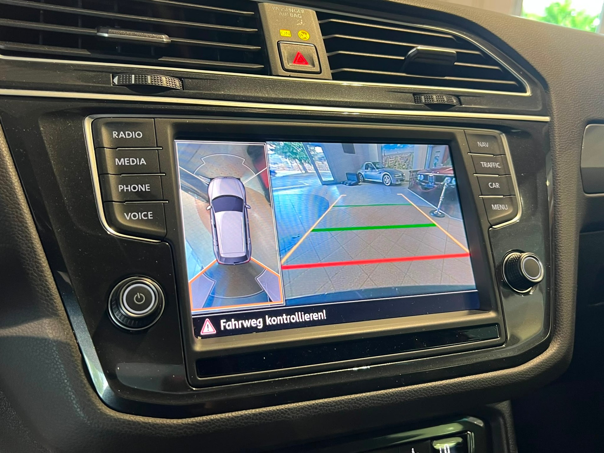 VW Tiguan R-Line 2.0TSI Highline 4Motion DSG-image-12