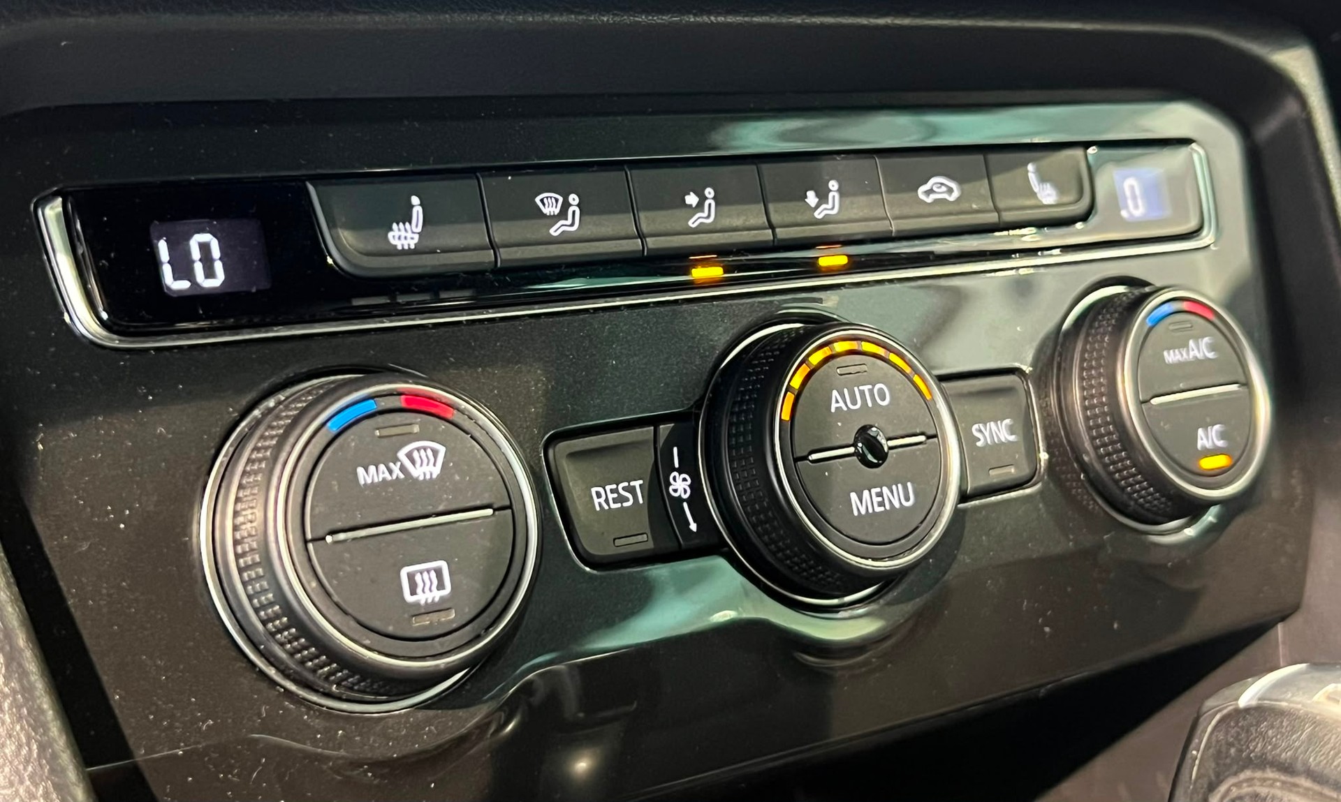 VW Tiguan R-Line 2.0TSI Highline 4Motion DSG-image-14