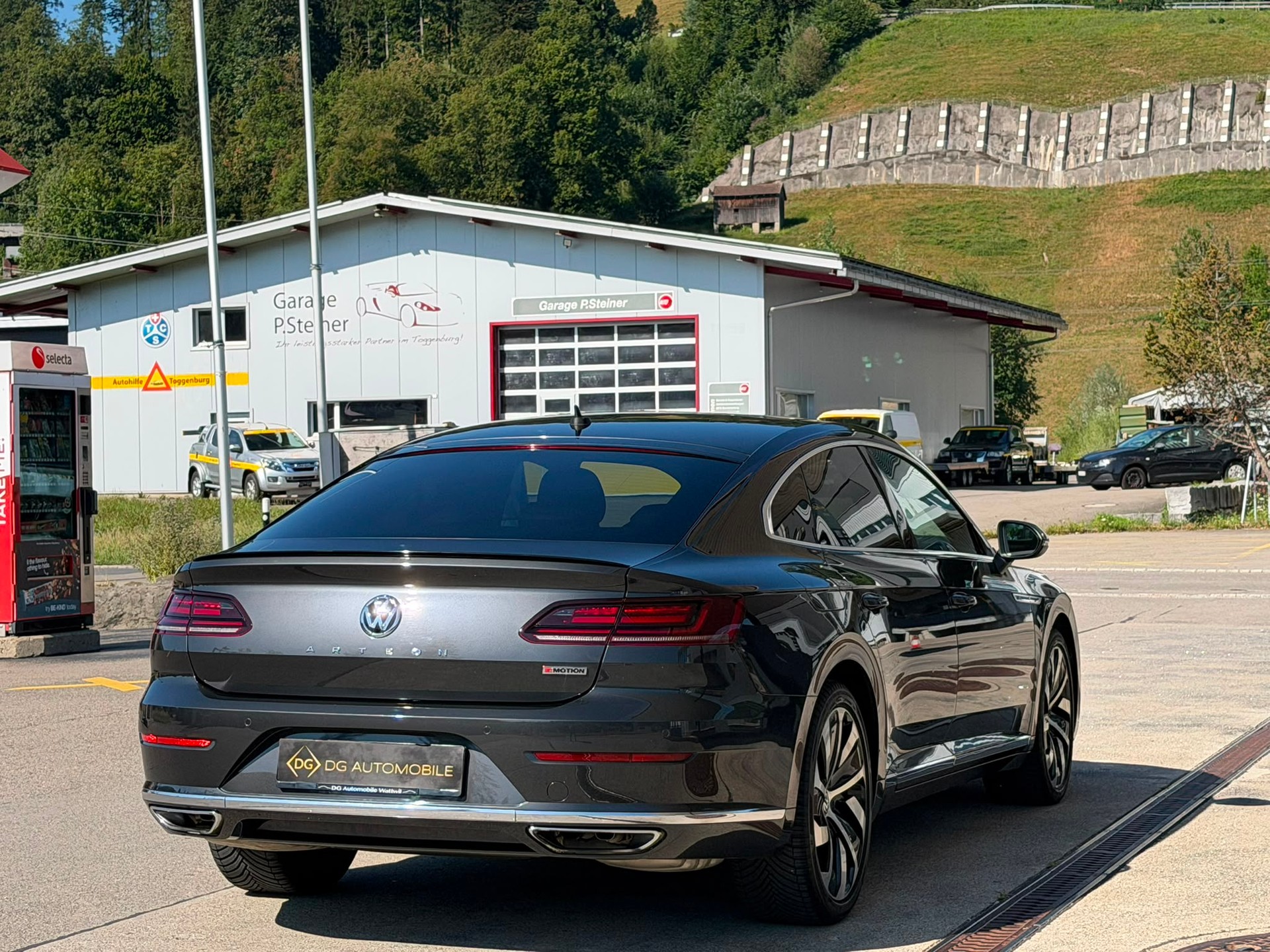 VW Arteon 2.0 TSI BMT R-Line 4Motion DSG *Standheizung**Glasschiebedach**Assistenzpaket**Surroundkamera**DynaudioSoundsystem*-image-5