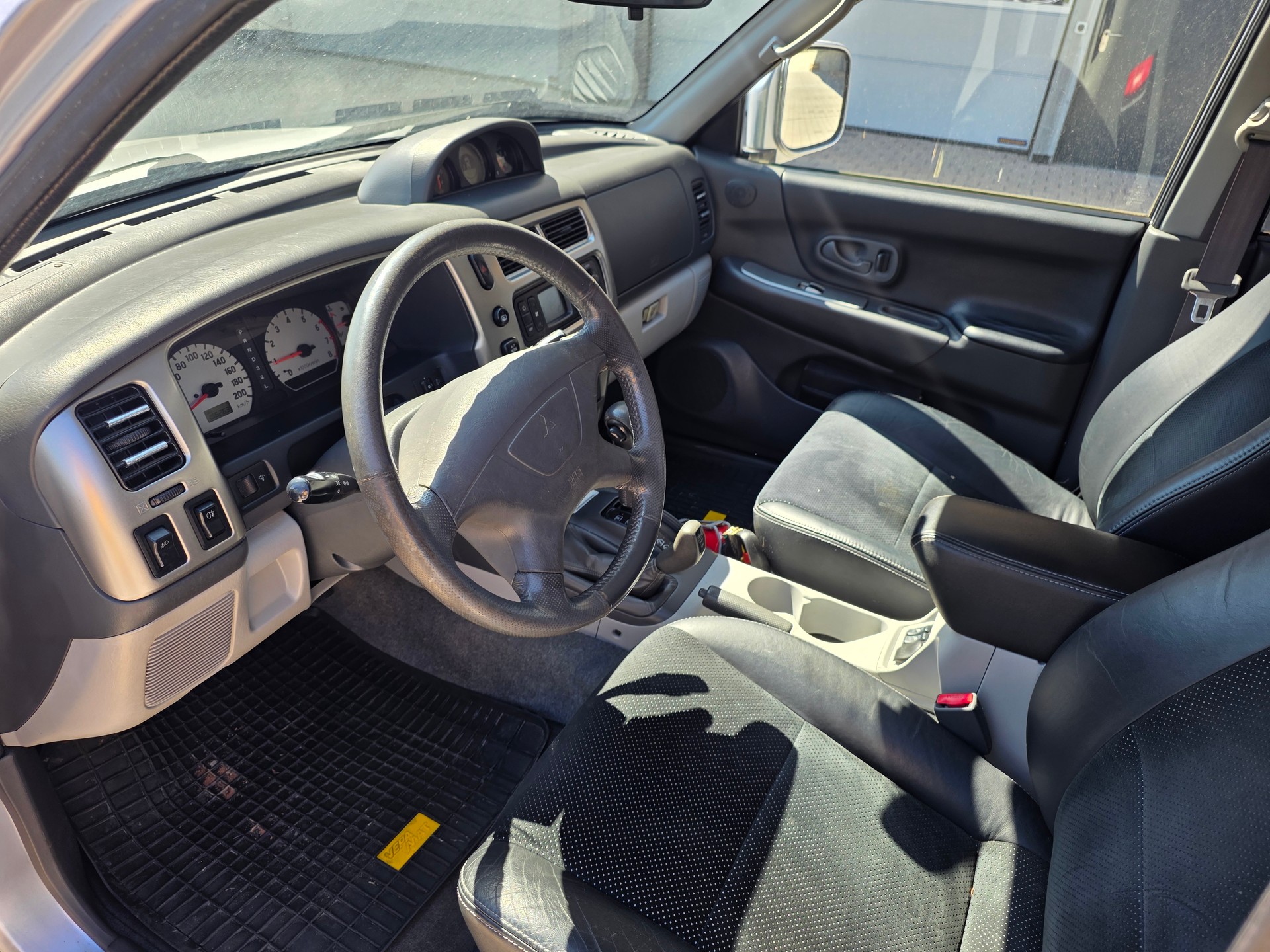 MITSUBISHI Pajero Sport 3.0 V6 Dakar-image-10