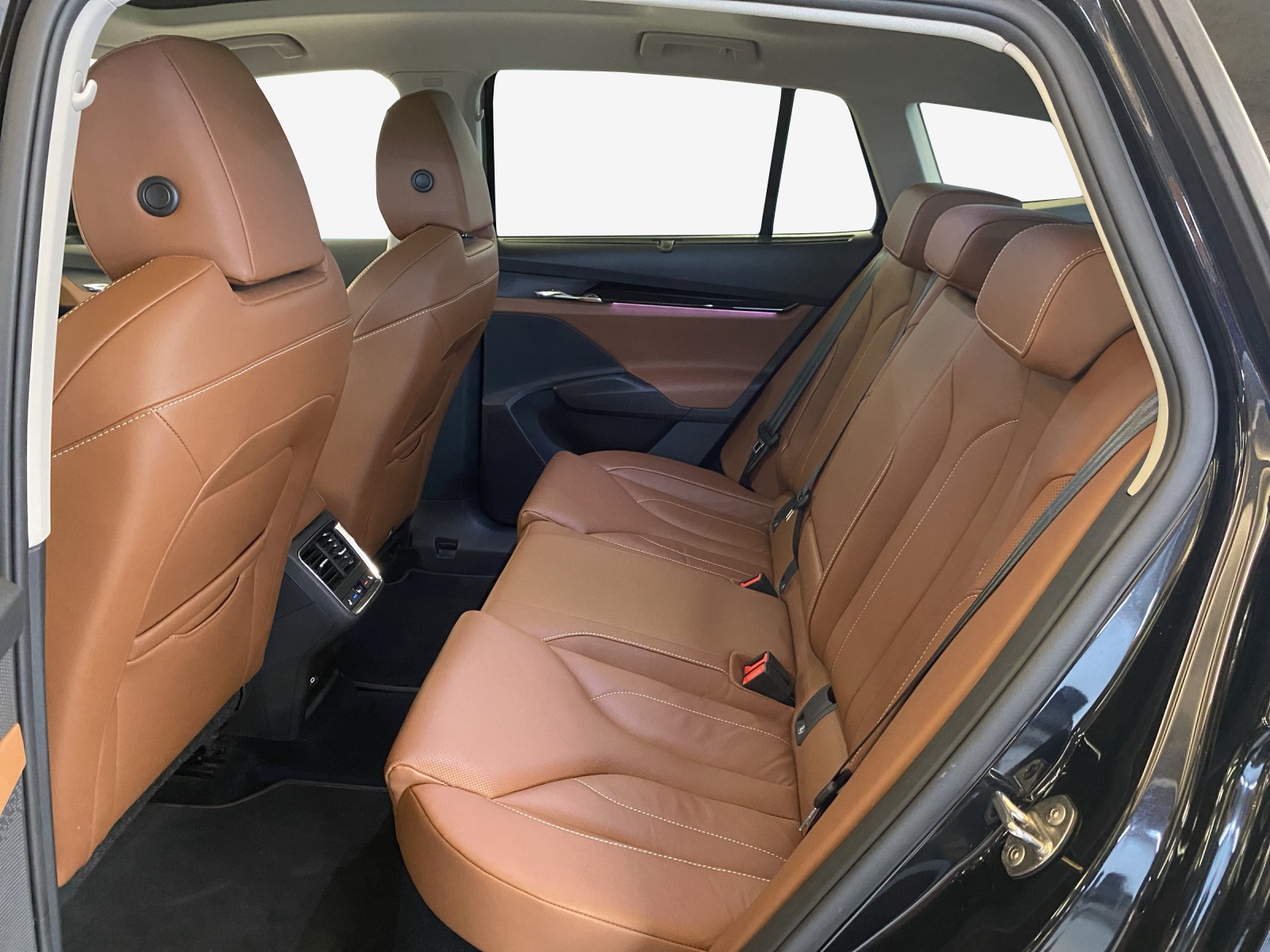 SKODA Enyaq iV 80-image-11