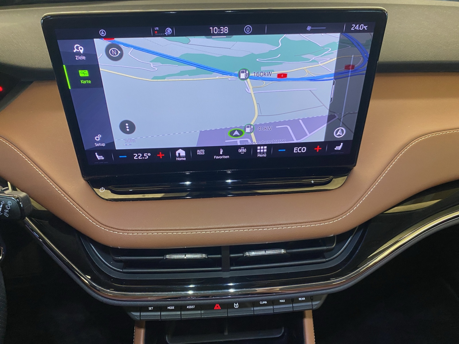 SKODA Enyaq iV 80-image-10