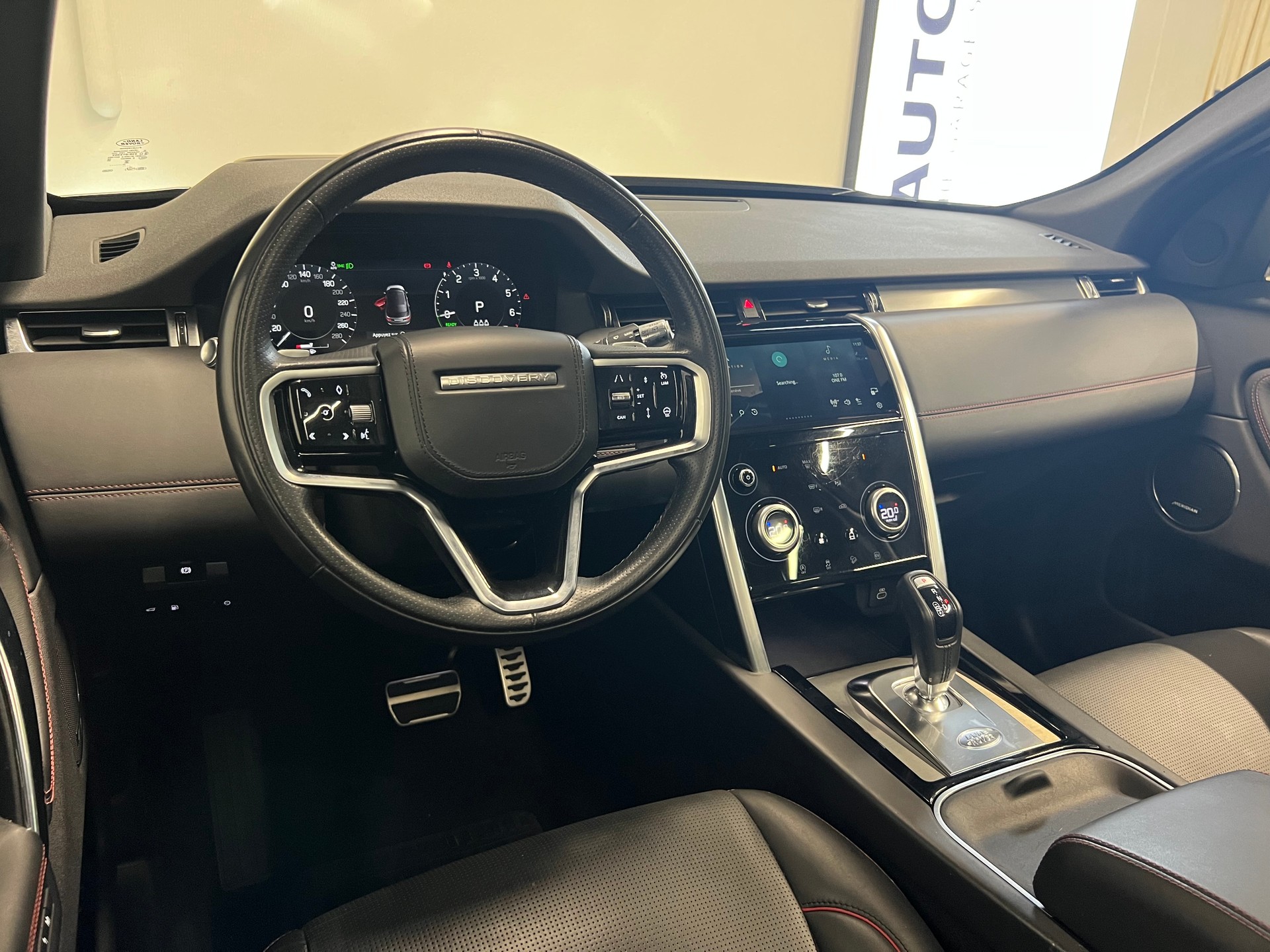LAND ROVER Discovery Sport 1.5 T 300e R-Dynamic HSE-showroom-element-2