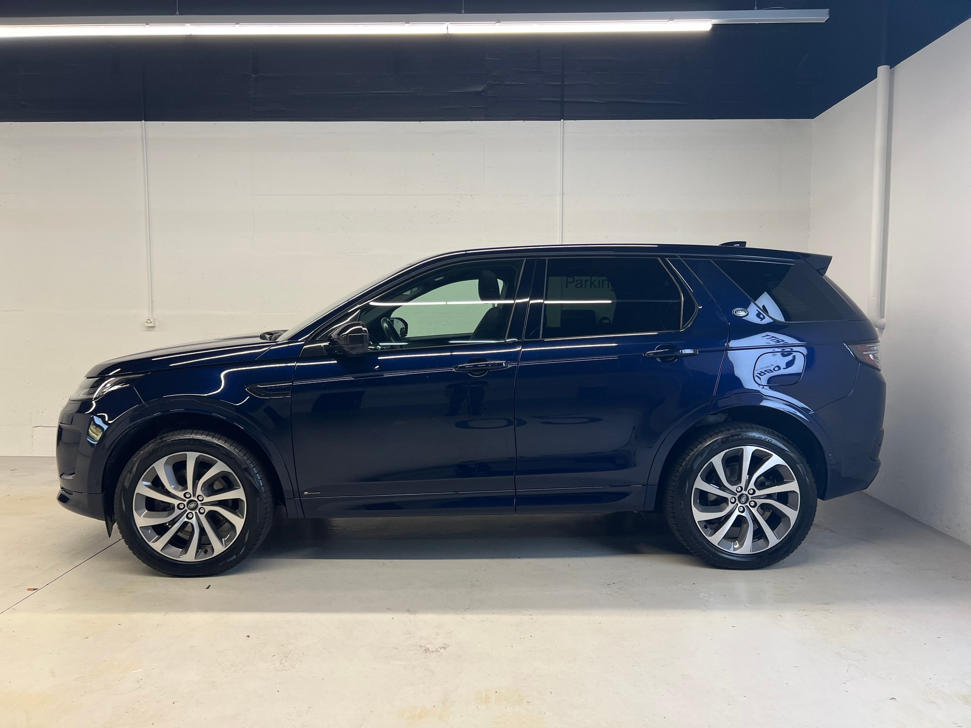 LAND ROVER Discovery Sport 1.5 T 300e R-Dynamic HSE-image-7