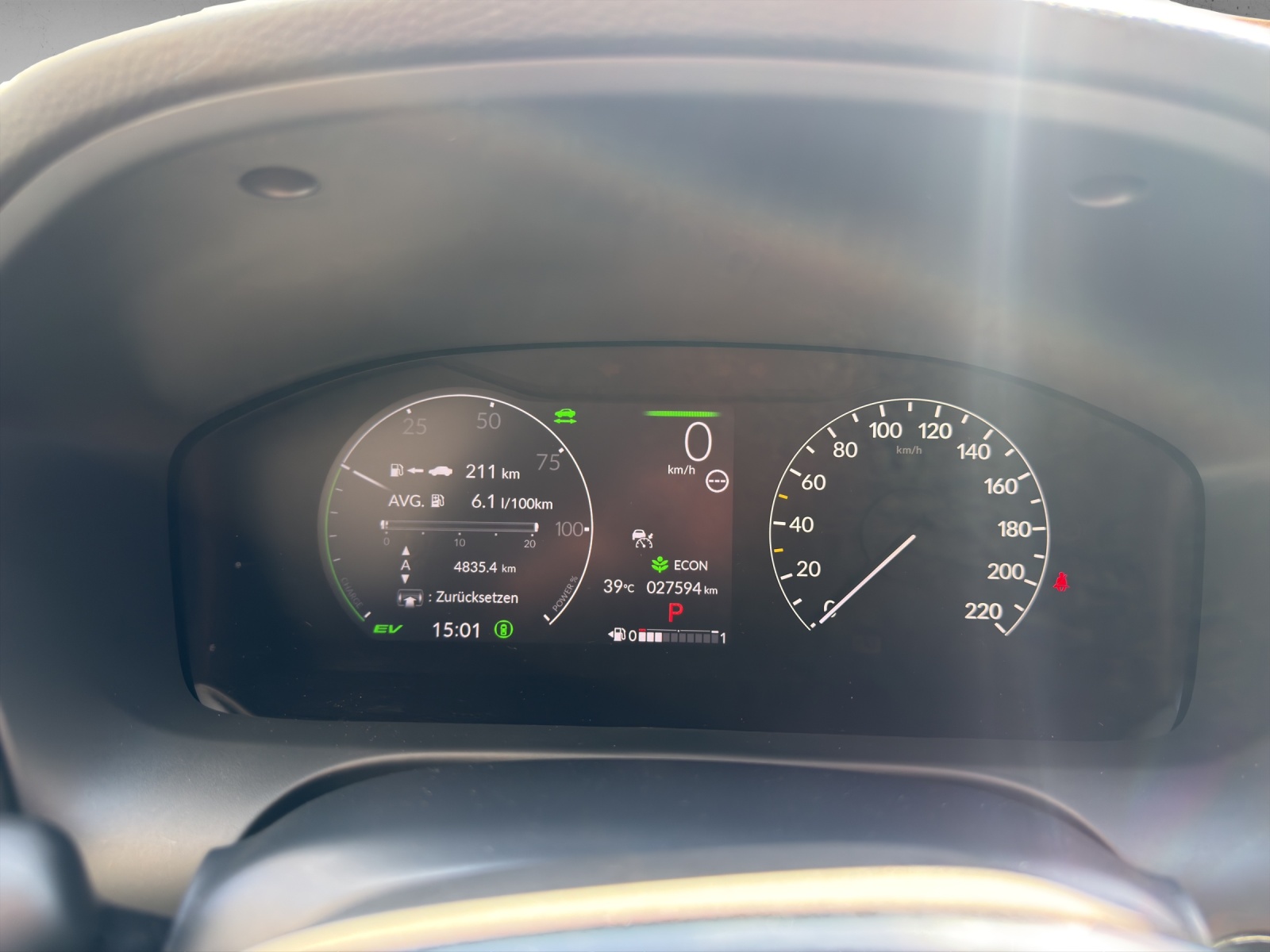 HONDA ZR-V 2.0i MMD Hybrid Elegance Automatic-image-6