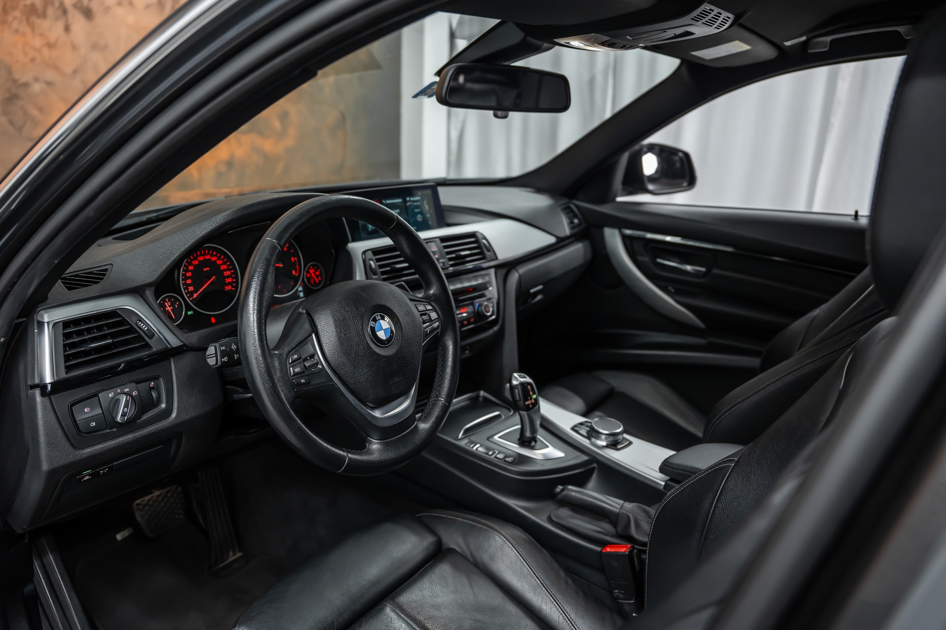 BMW 318d Edition Luxury Line Steptronic *Facelift*Head-Up* 360°*Leder*-image-11