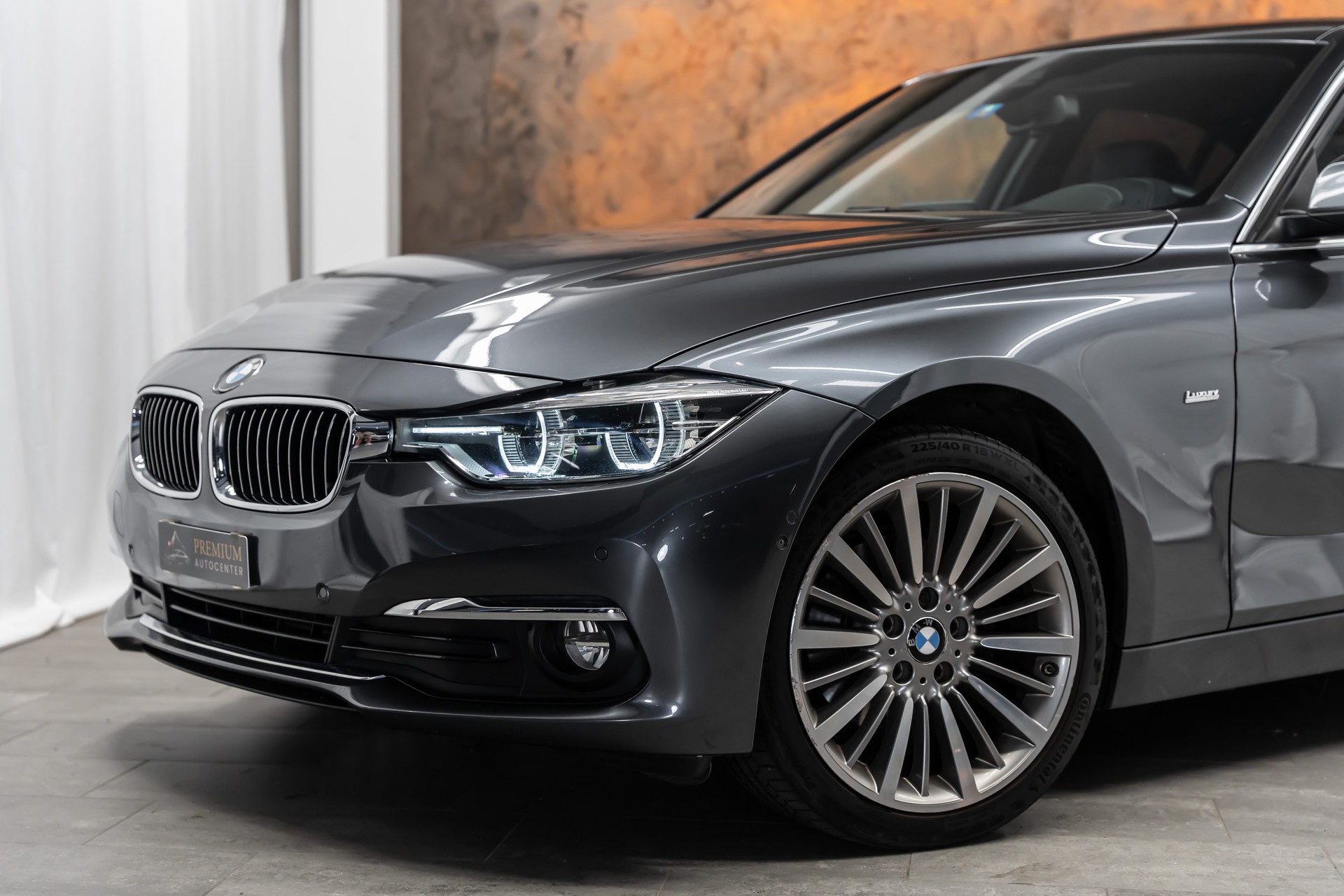 BMW 318d Edition Luxury Line Steptronic *Facelift*Head-Up* 360°*Leder*-showroom-element-1