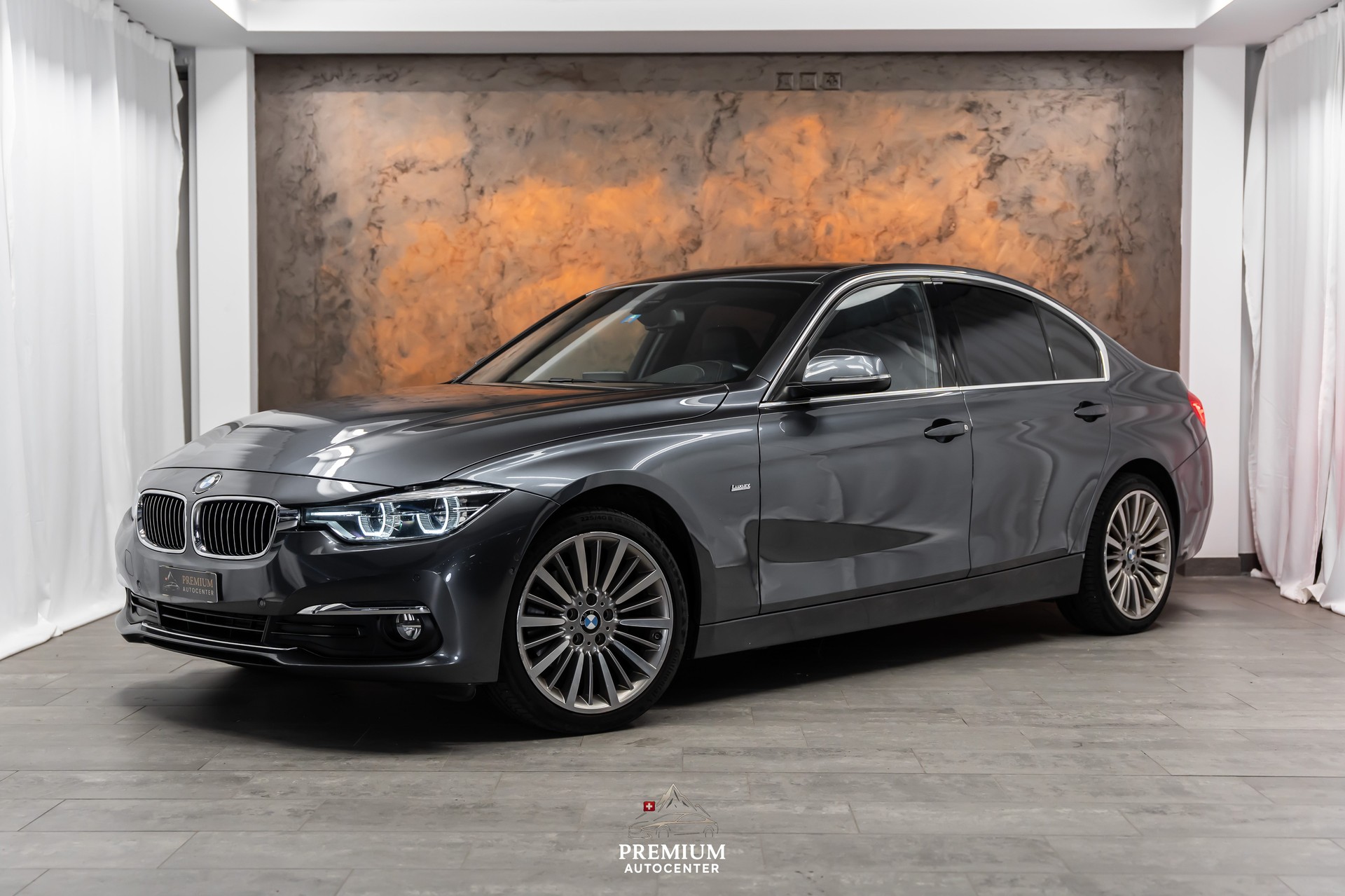 BMW 318d Edition Luxury Line Steptronic *Facelift*Head-Up* 360°*Leder*